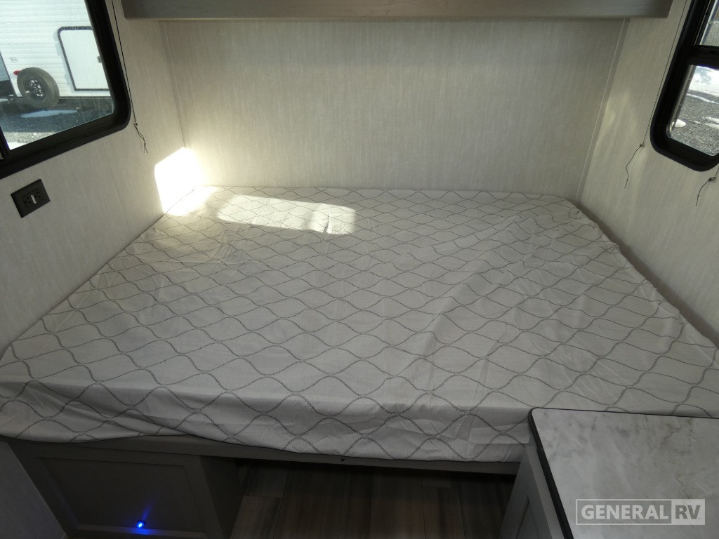 New 2025 Coachmen Clipper ROK 12000ROK for sale in Elizabethtown, PA