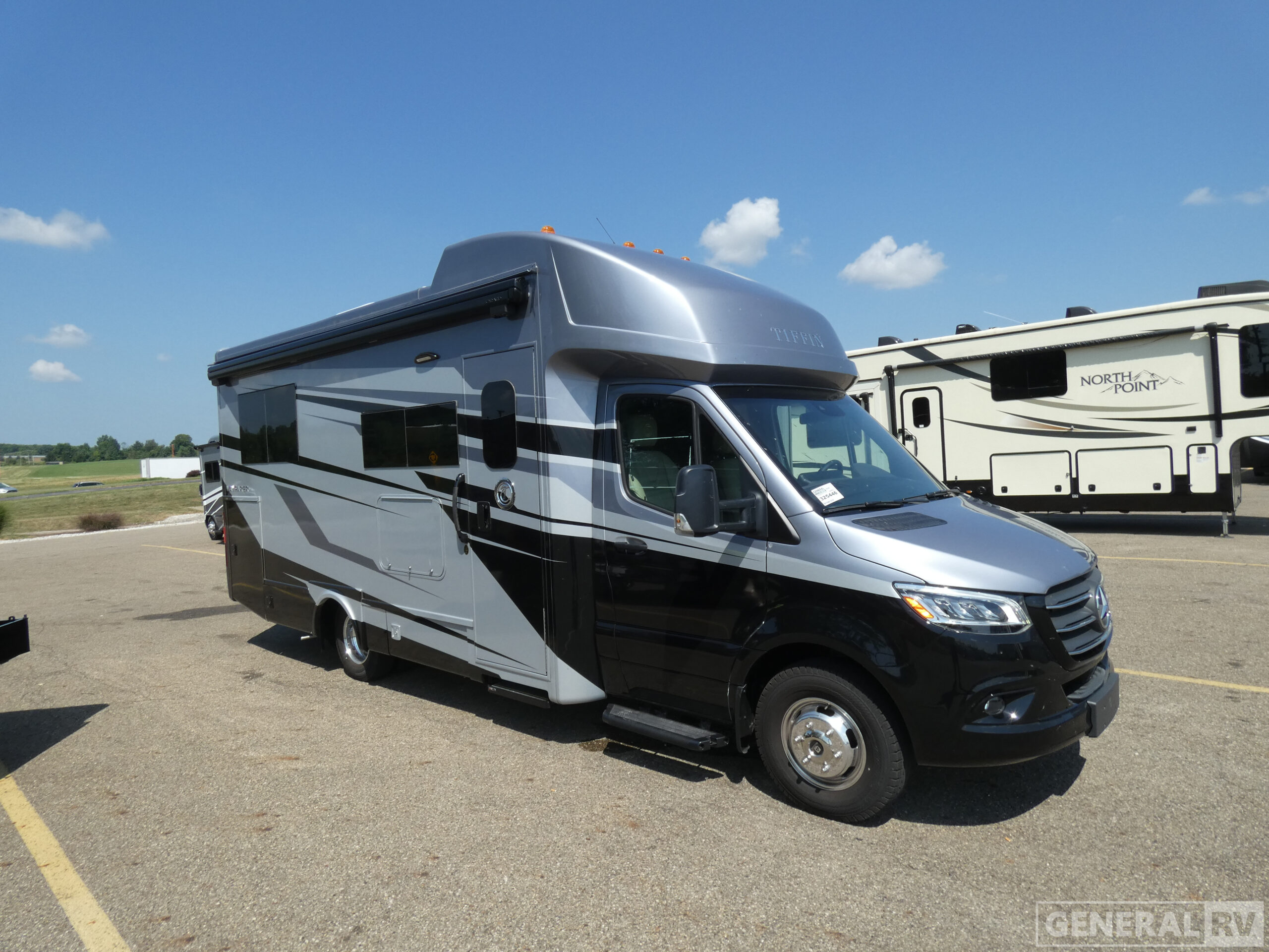 New 2026 Tiffin Motorhomes Wayfarer 25 XLW for sale in North Canton, OH