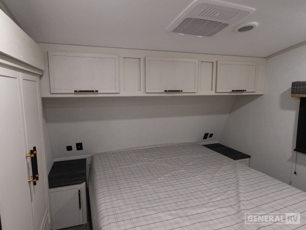2025 Dutchmen Astoria Fifth Wheel Half-Ton 250RD for Sale