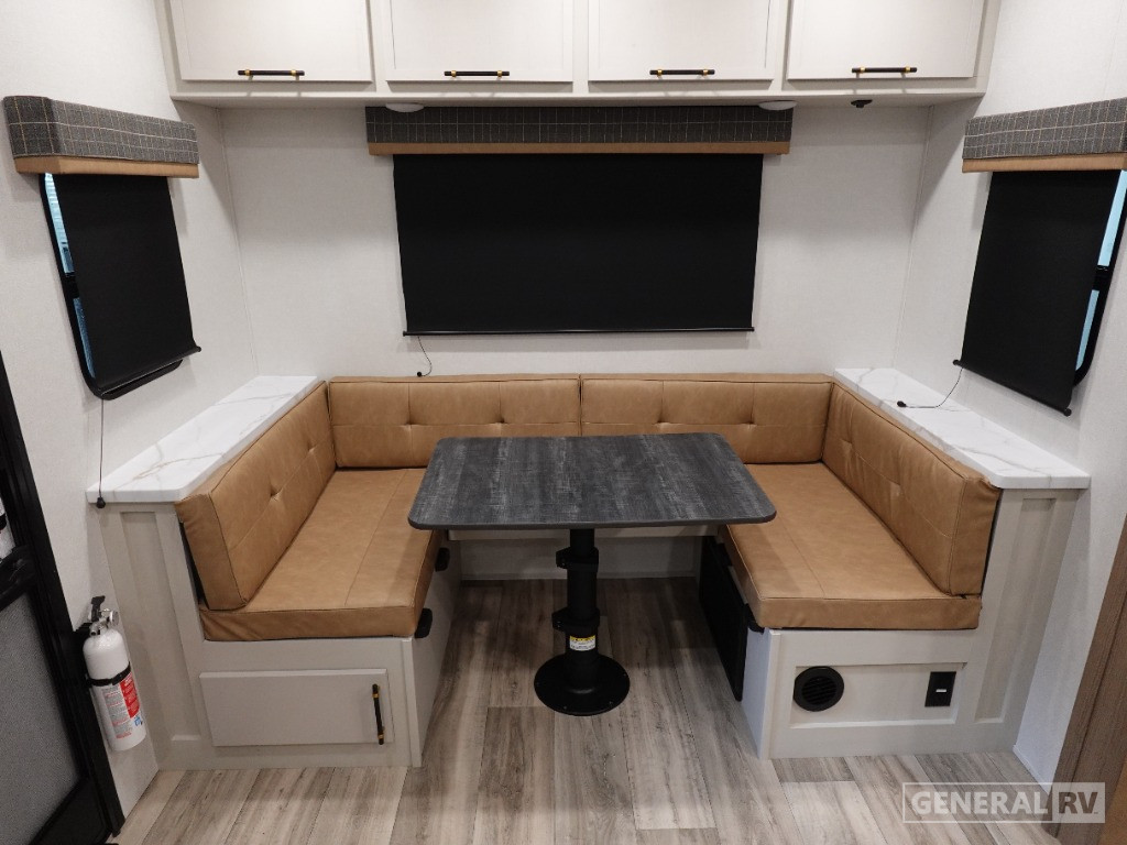 2025 Dutchmen Astoria Fifth Wheel Half-Ton 250RD for Sale