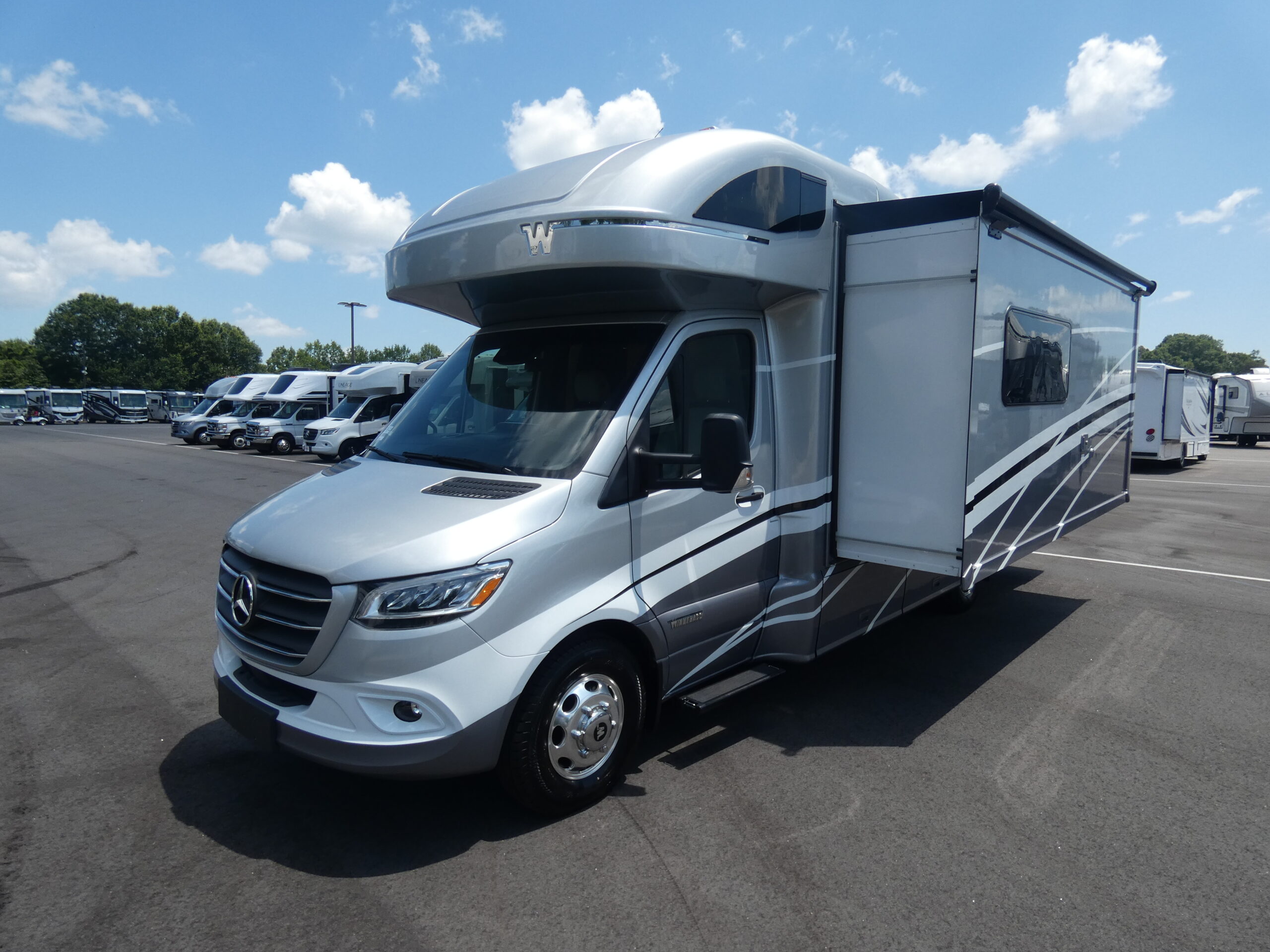 2025 Winnebago Navion