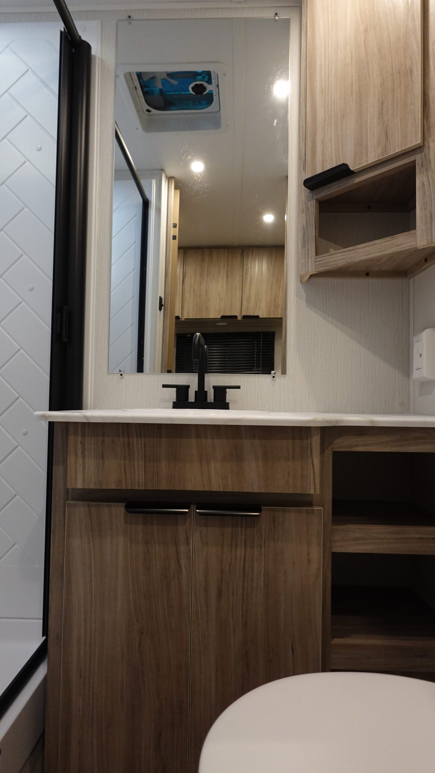 Access/18RK/2026 image-18