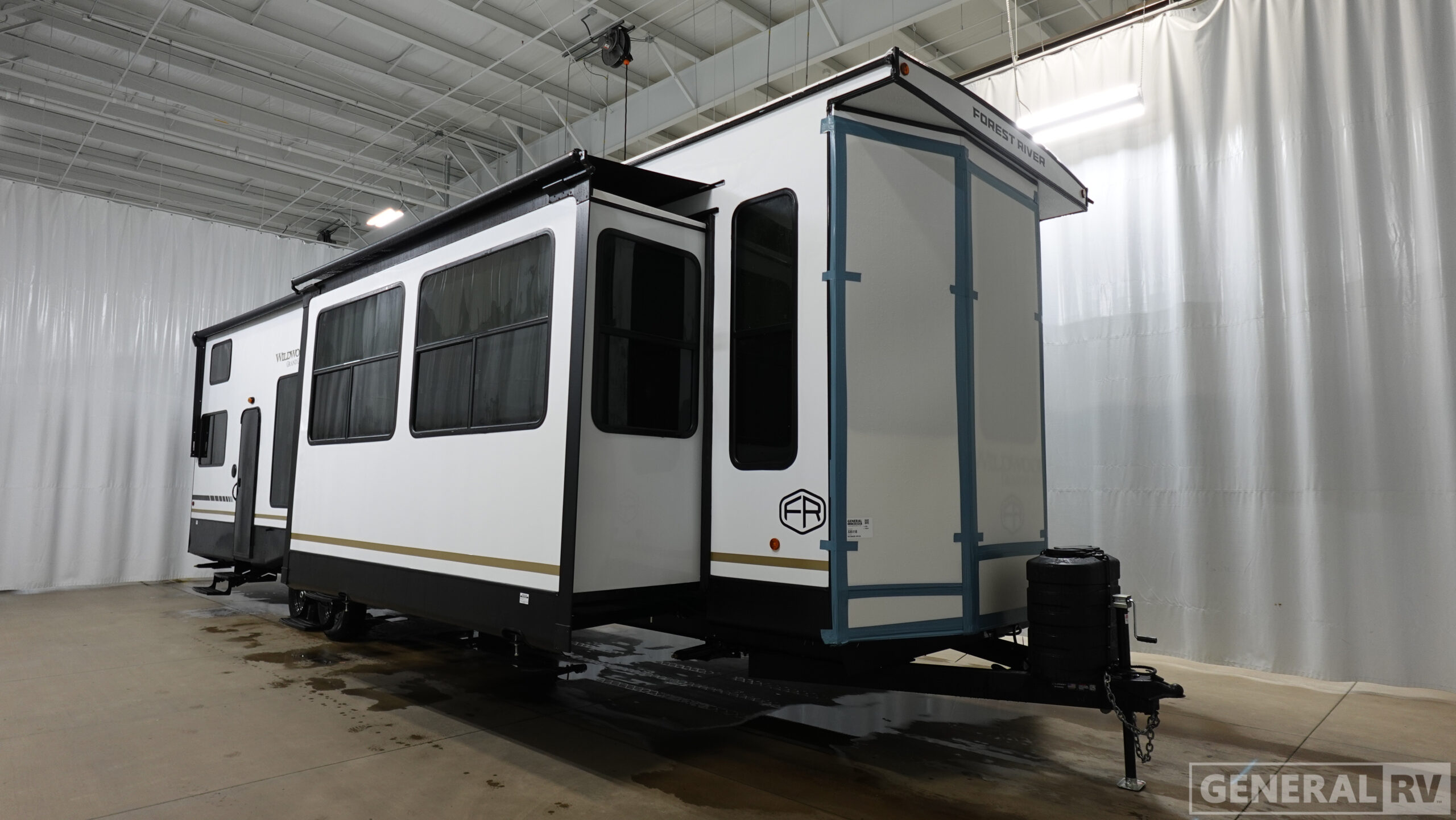 42FLDL RVs for Sale at General RV ・ General RV Center