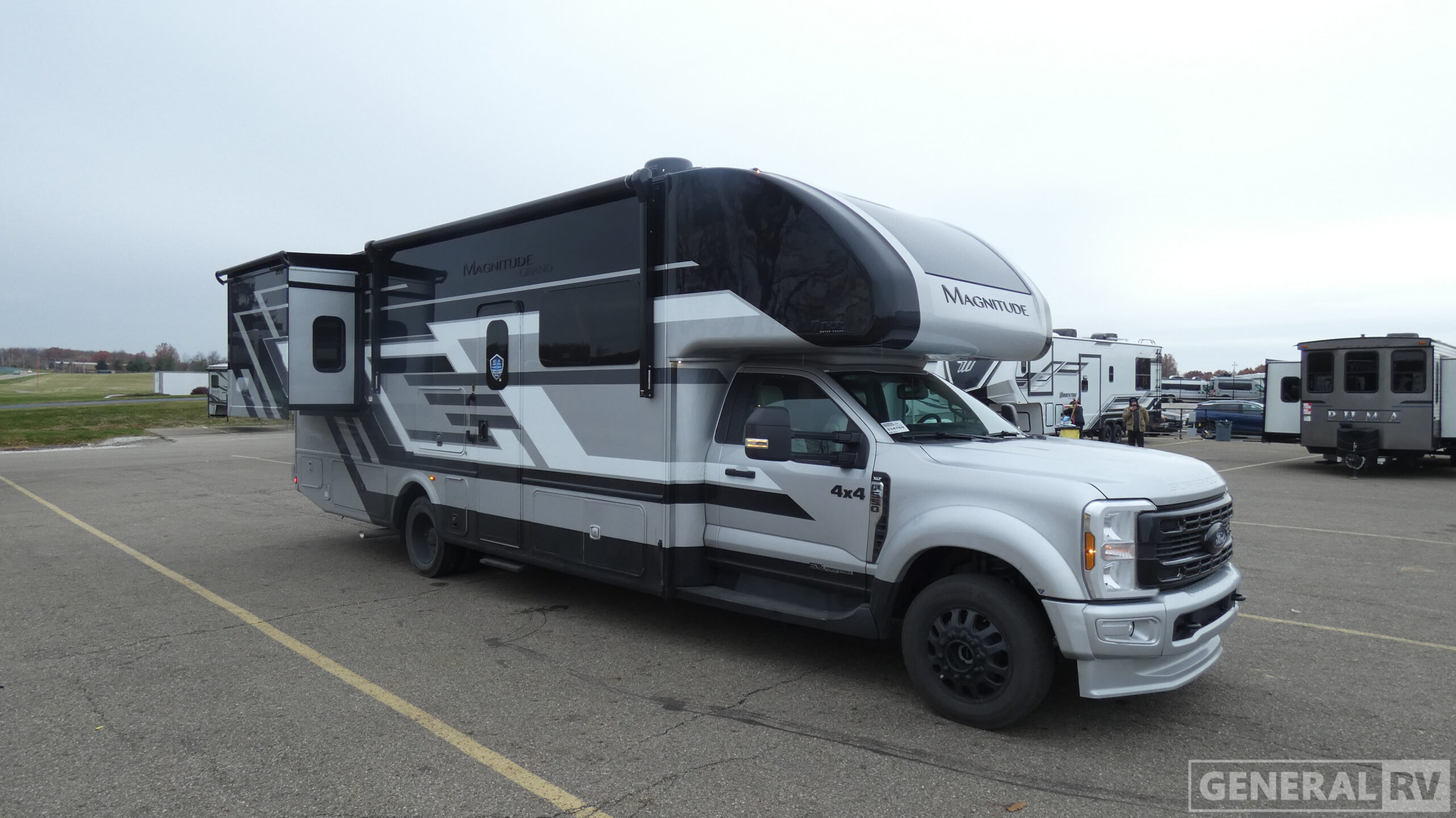 New 2026 Thor Motor Coach Magnitude Grand X32 Motor Home Super C ...