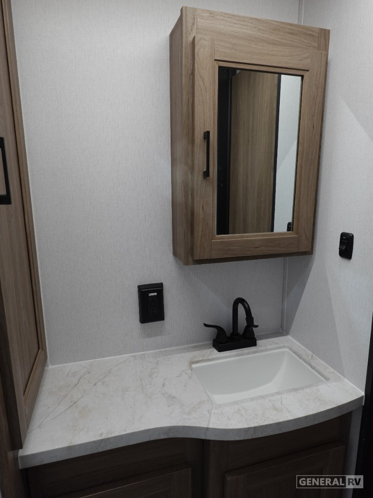 2025 Coachmen Freedom Express Ultra Lite 274RKS for Sale