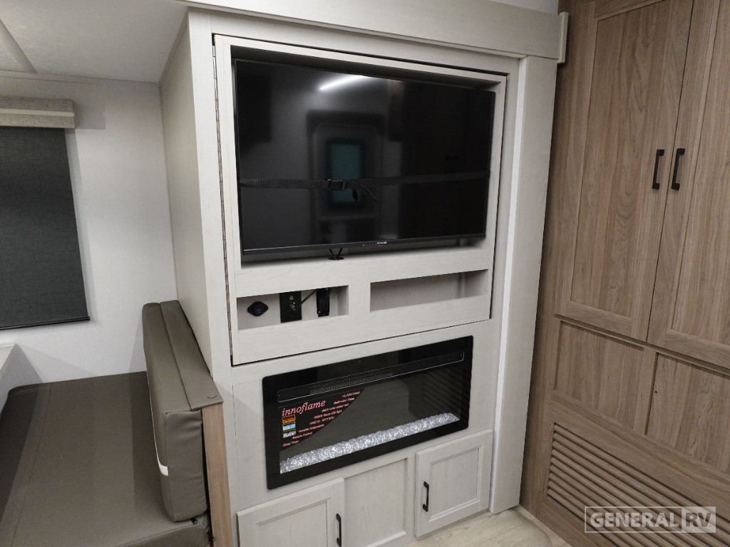 2025 Coachmen Freedom Express Ultra Lite 274RKS for Sale