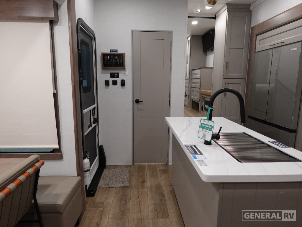 2025 Alliance RV Paradigm 385FL for Sale