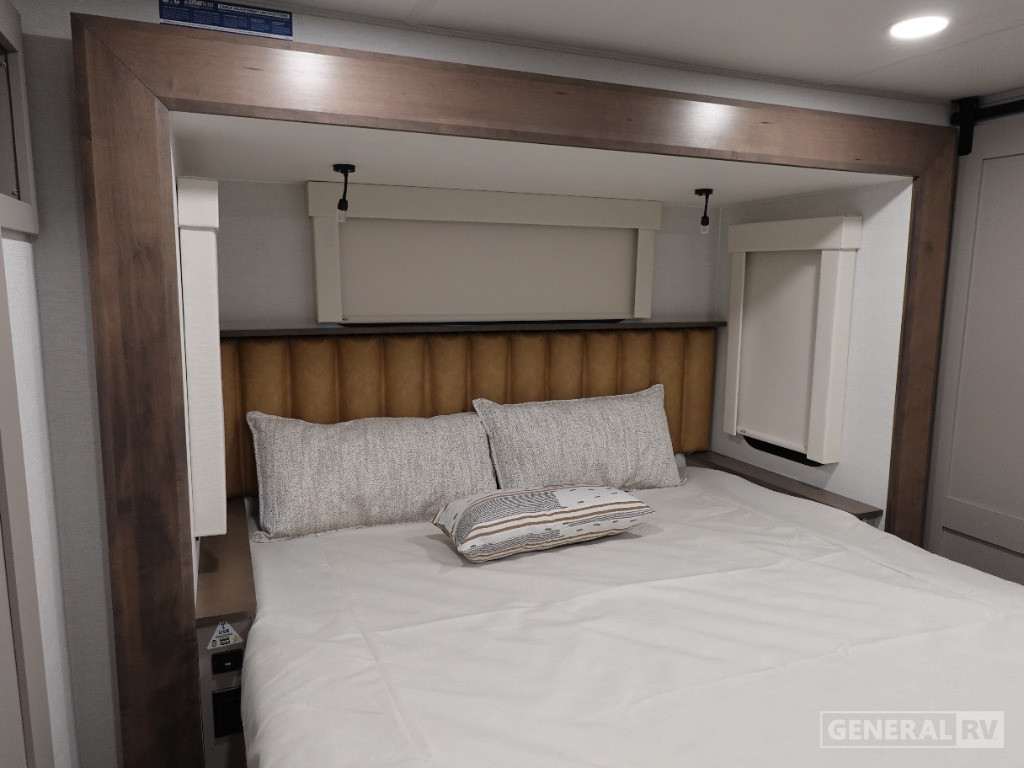 2025 Alliance RV Paradigm 385FL for Sale
