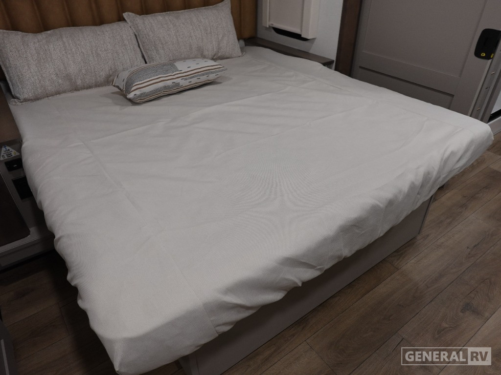 2025 Alliance RV Paradigm 385FL for Sale