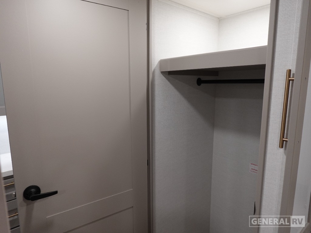 2025 Alliance RV Paradigm 385FL for Sale