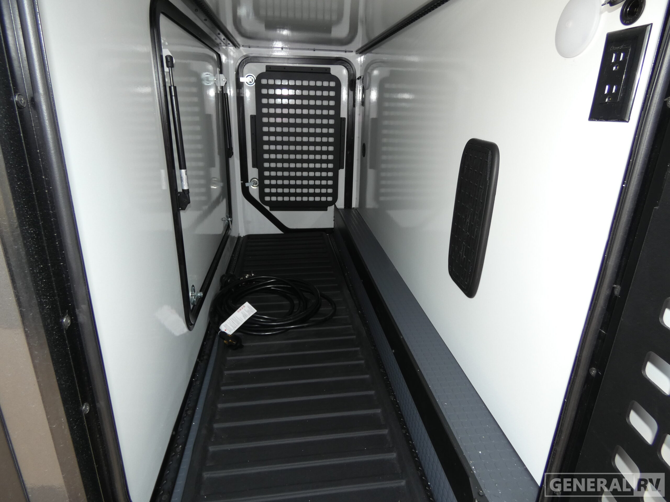 2026 EKKO/22A/2026 image-39