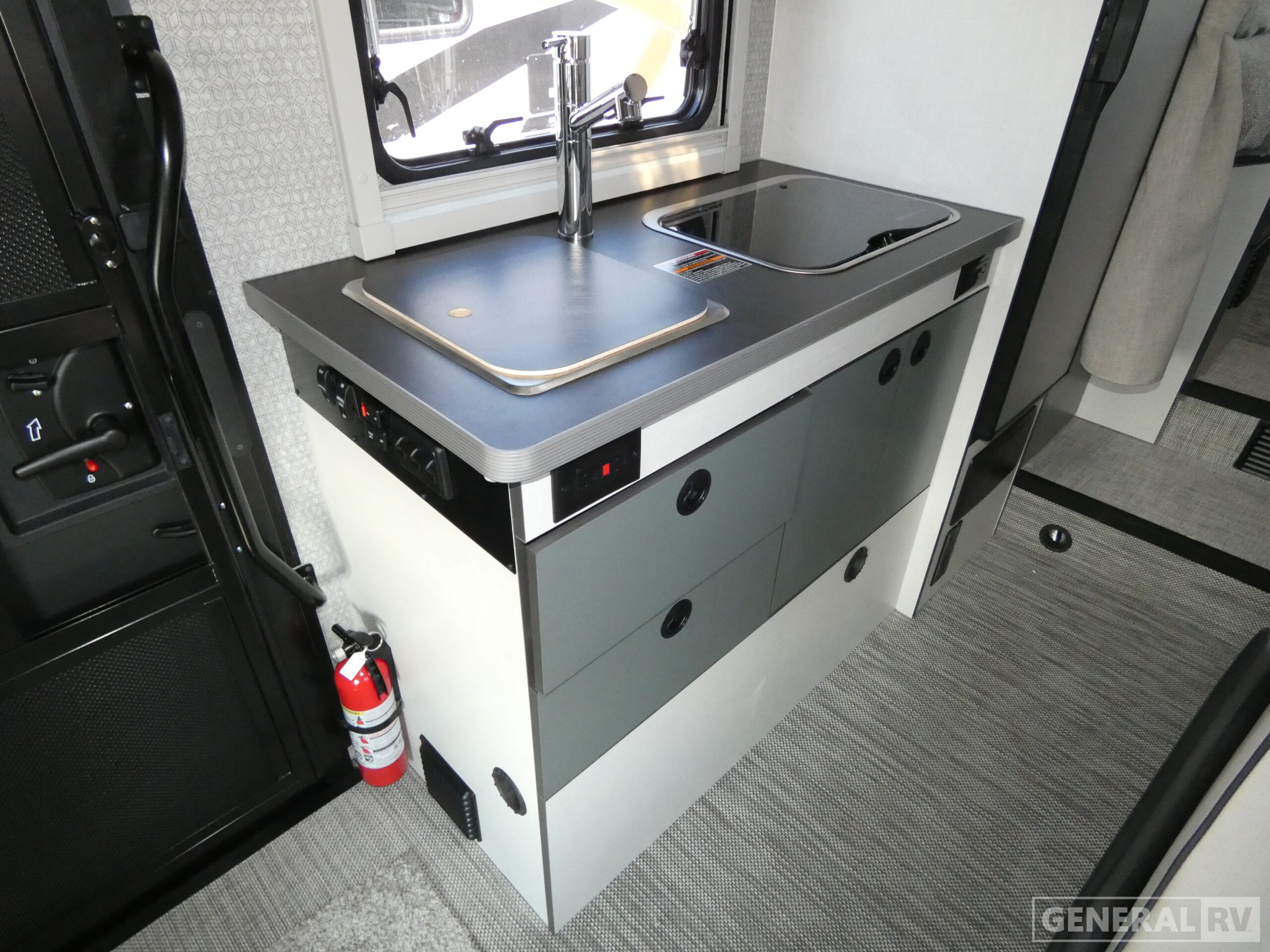 2026 EKKO/22A/2026 image-18