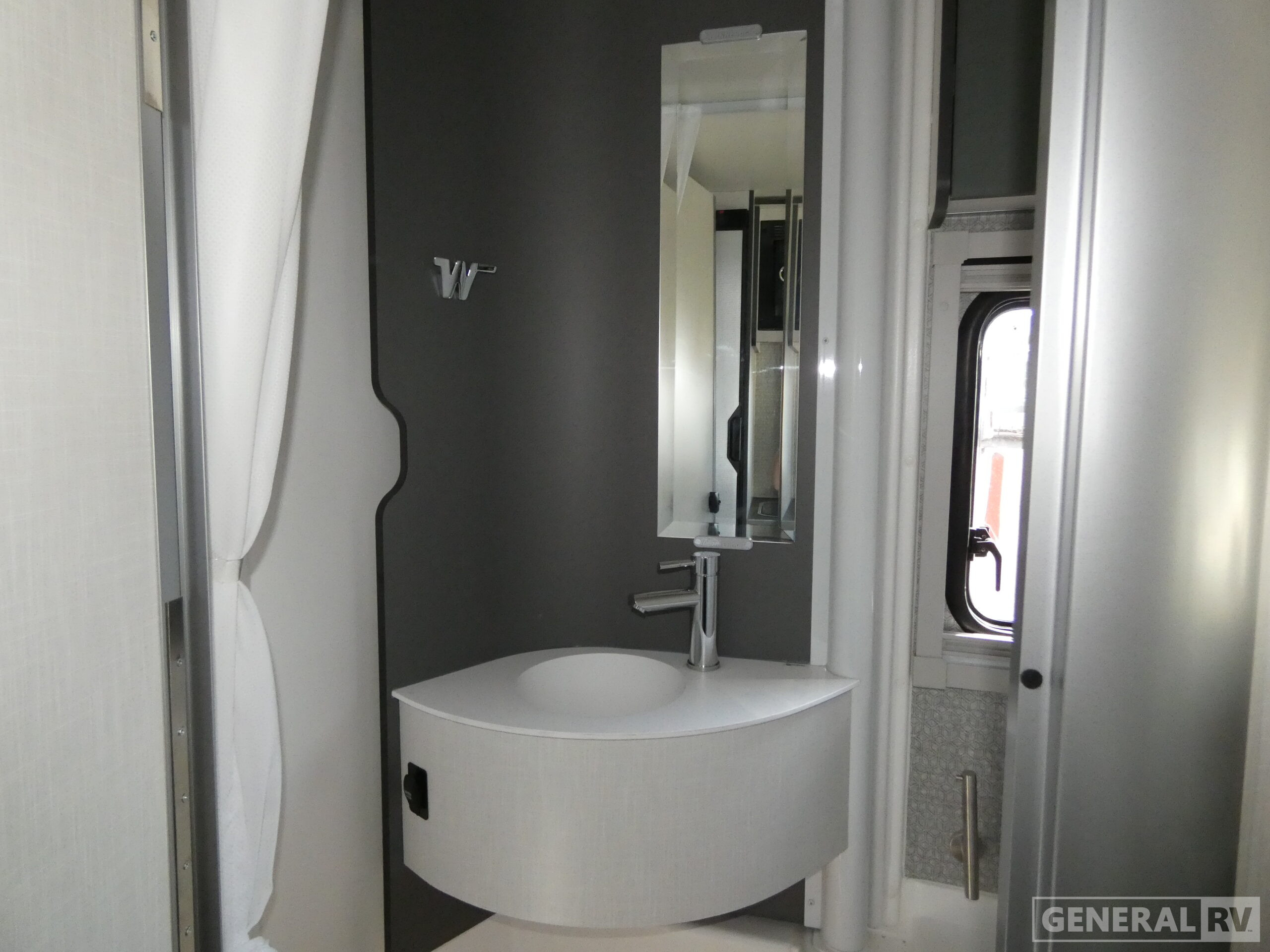 2026 EKKO/22A/2026 image-21