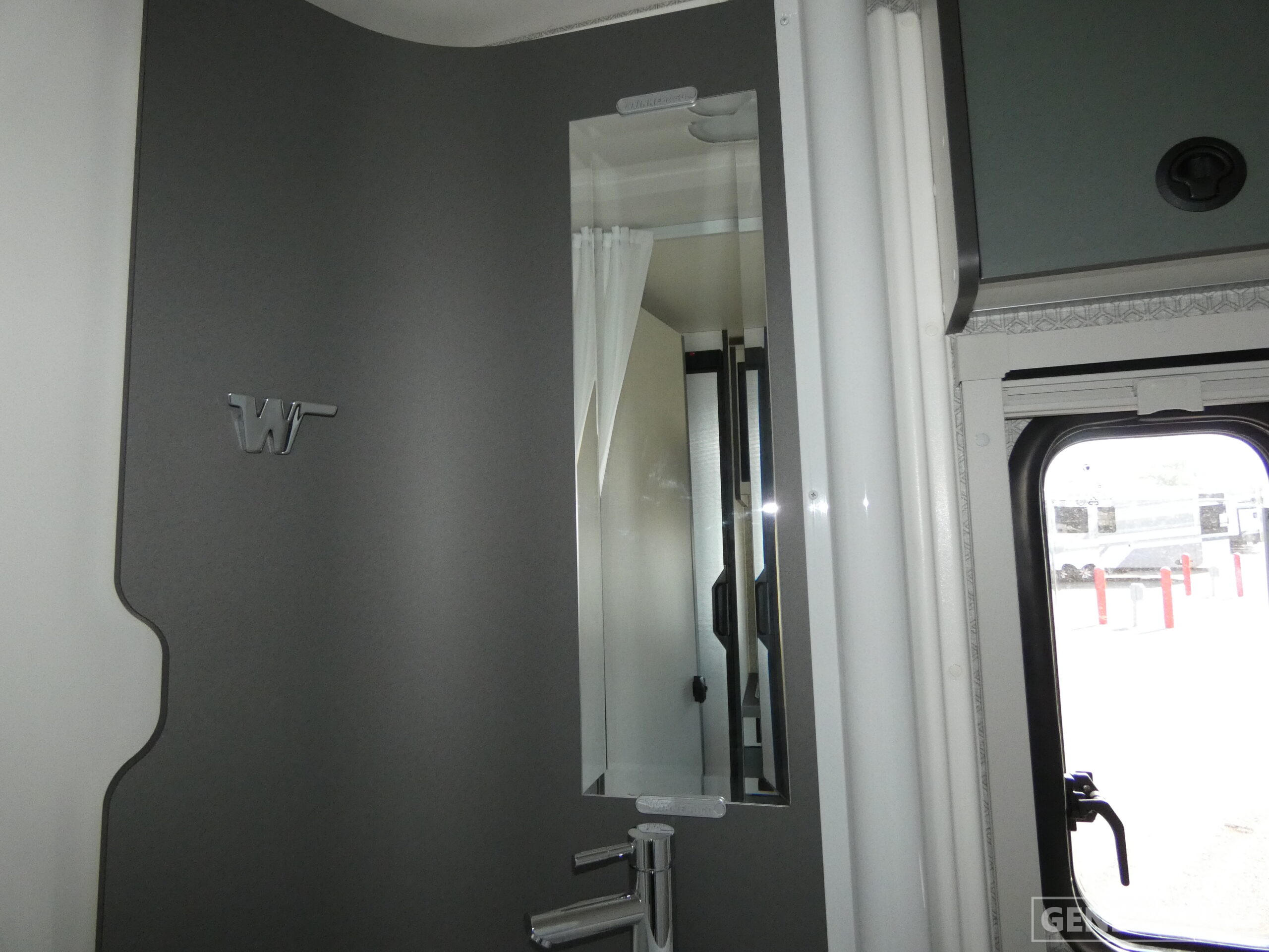 2026 EKKO/22A/2026 image-22