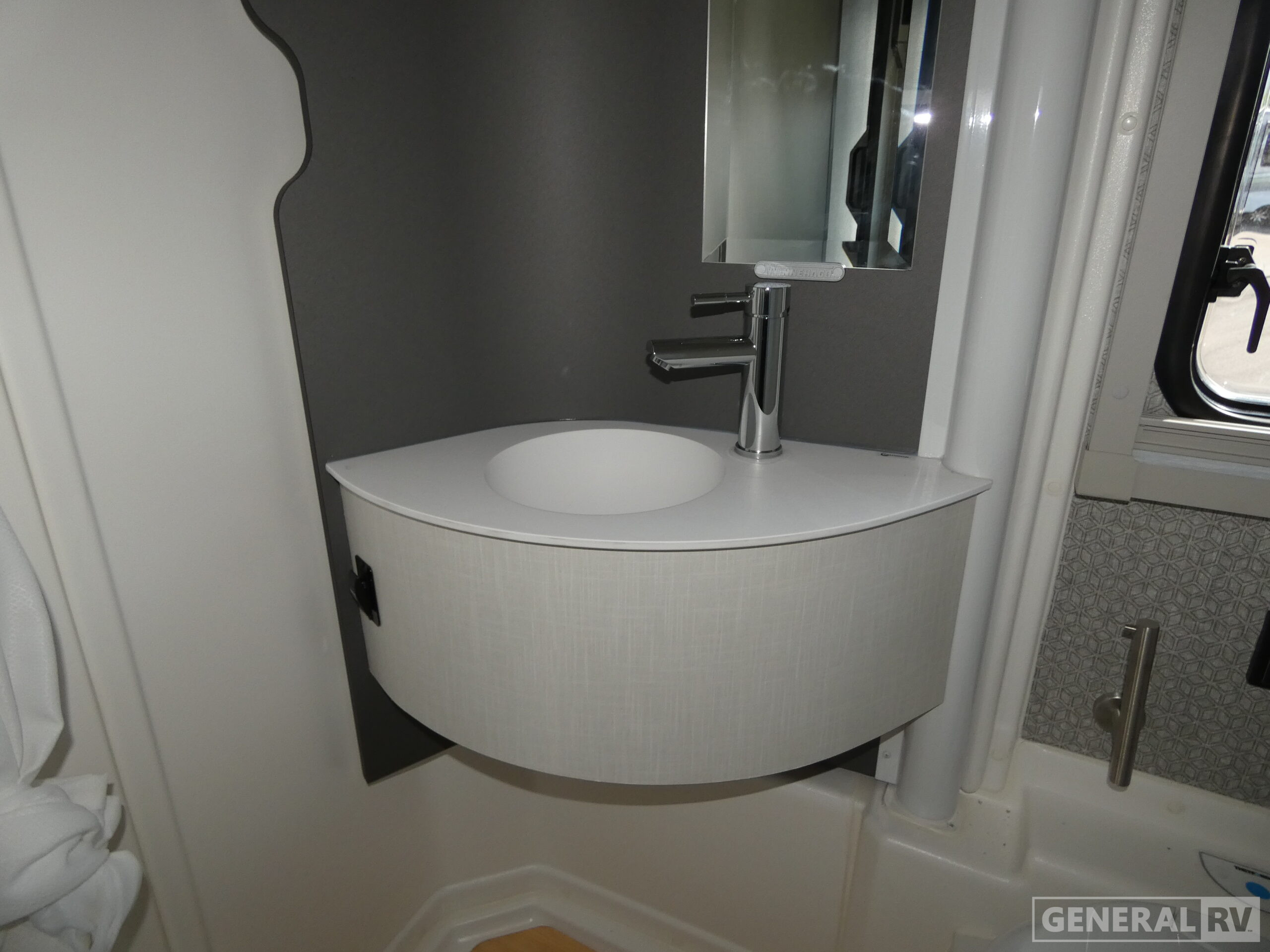 2026 EKKO/22A/2026 image-23