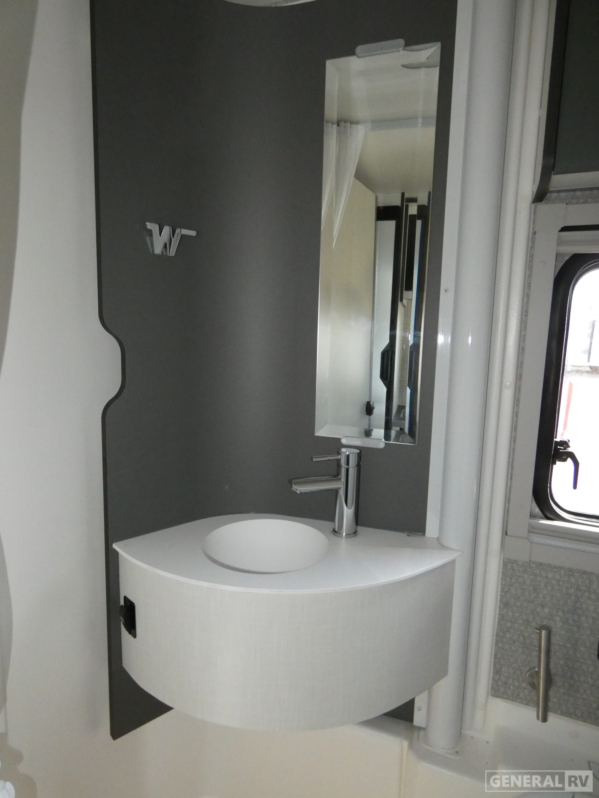 2026 EKKO/22A/2026 image-24