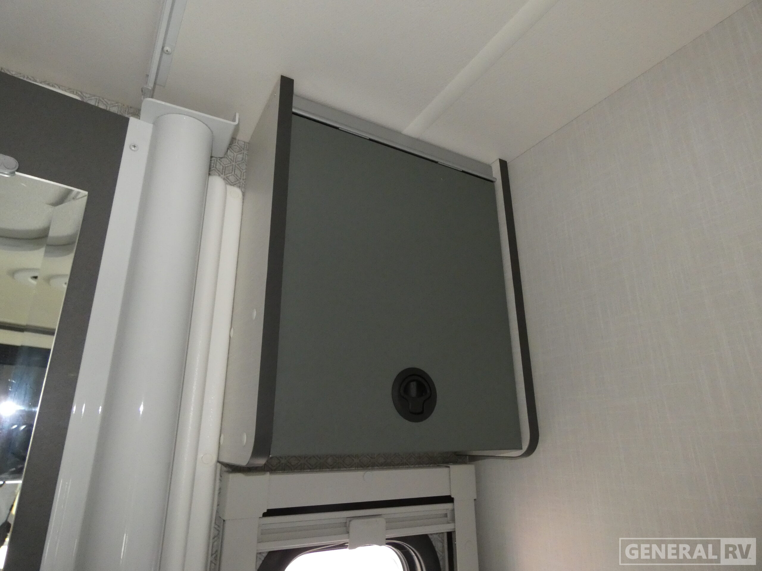 2026 EKKO/22A/2026 image-29