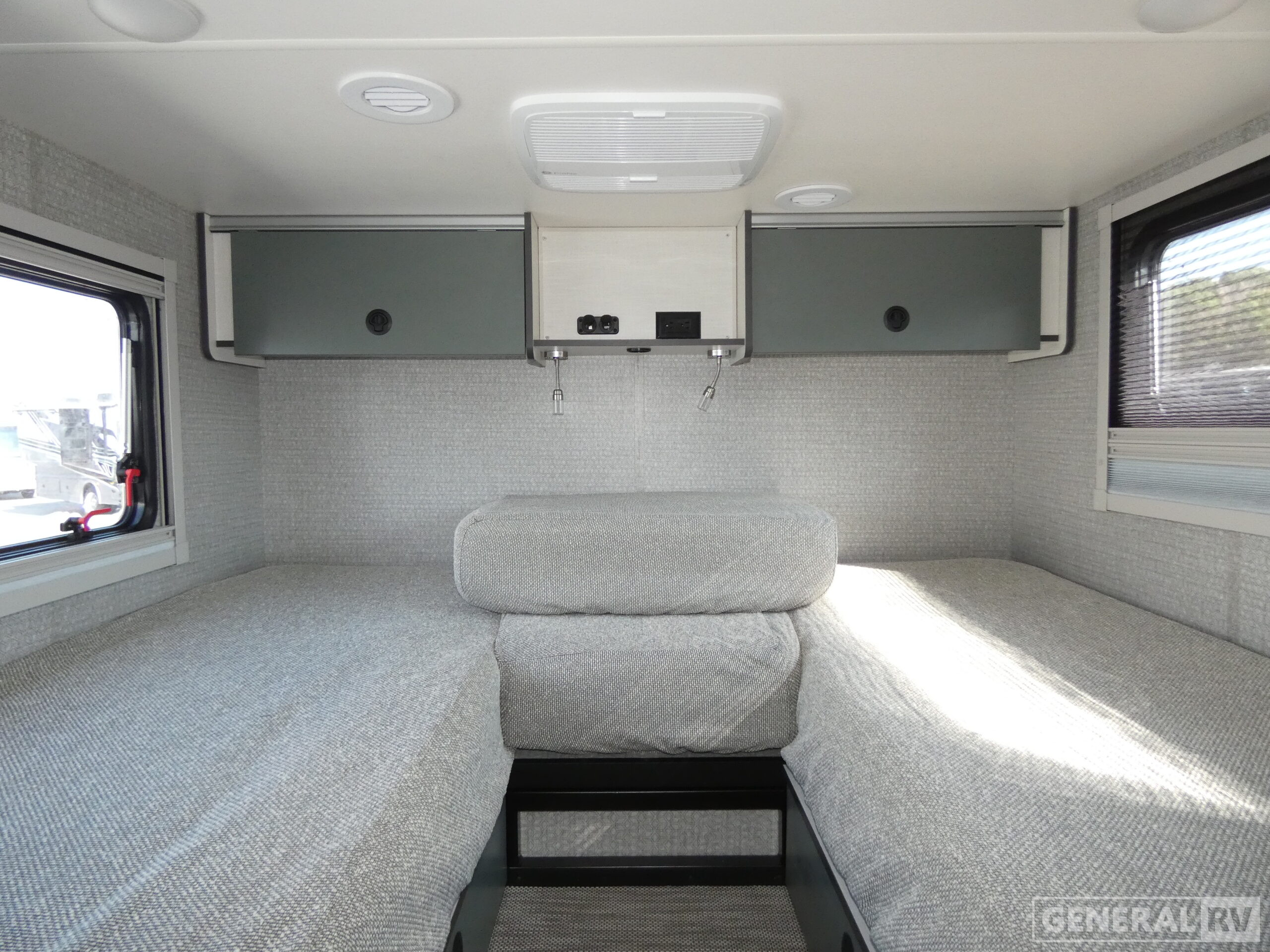 2026 EKKO/22A/2026 image-30