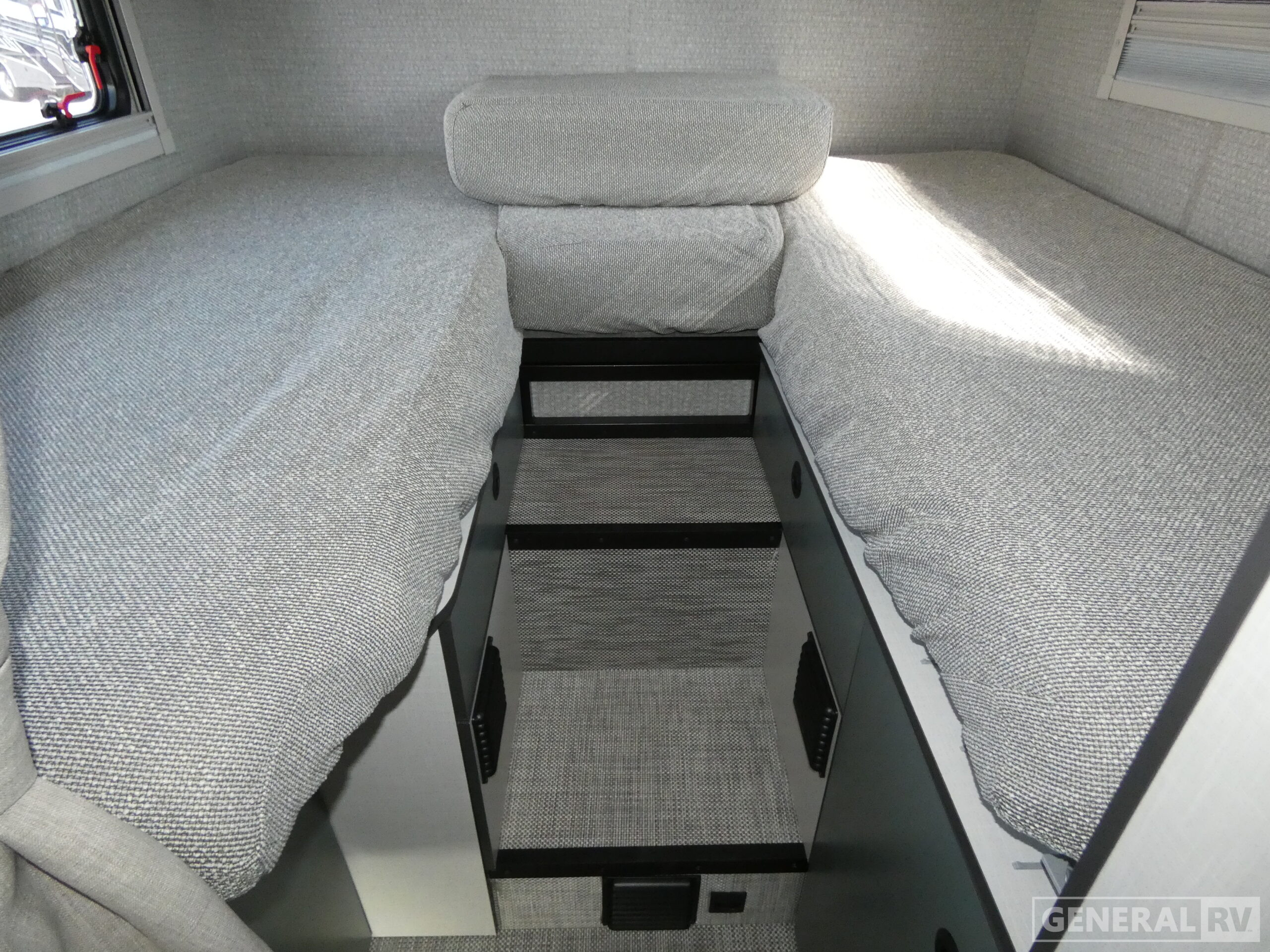 2026 EKKO/22A/2026 image-31