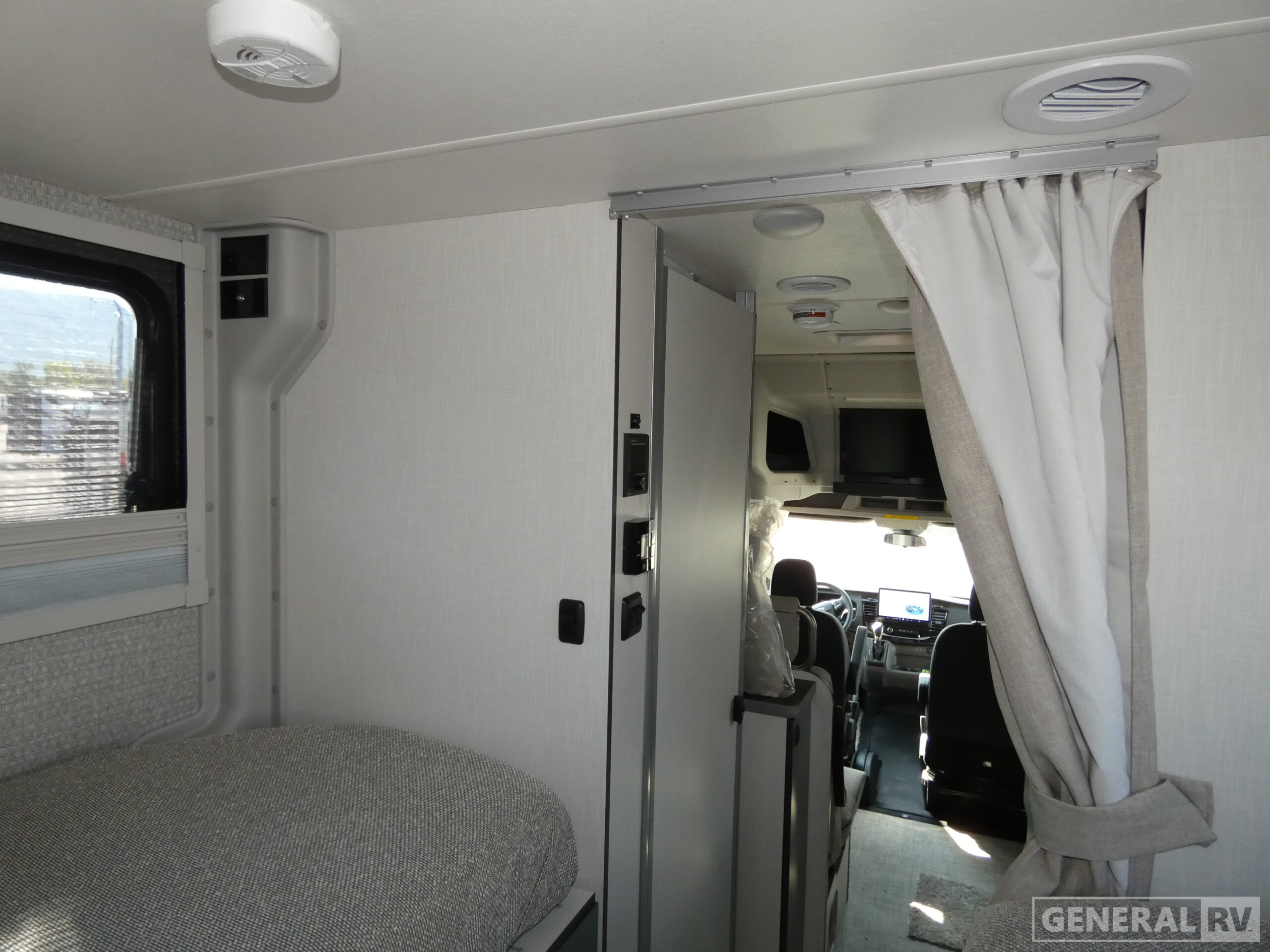 2026 EKKO/22A/2026 image-32