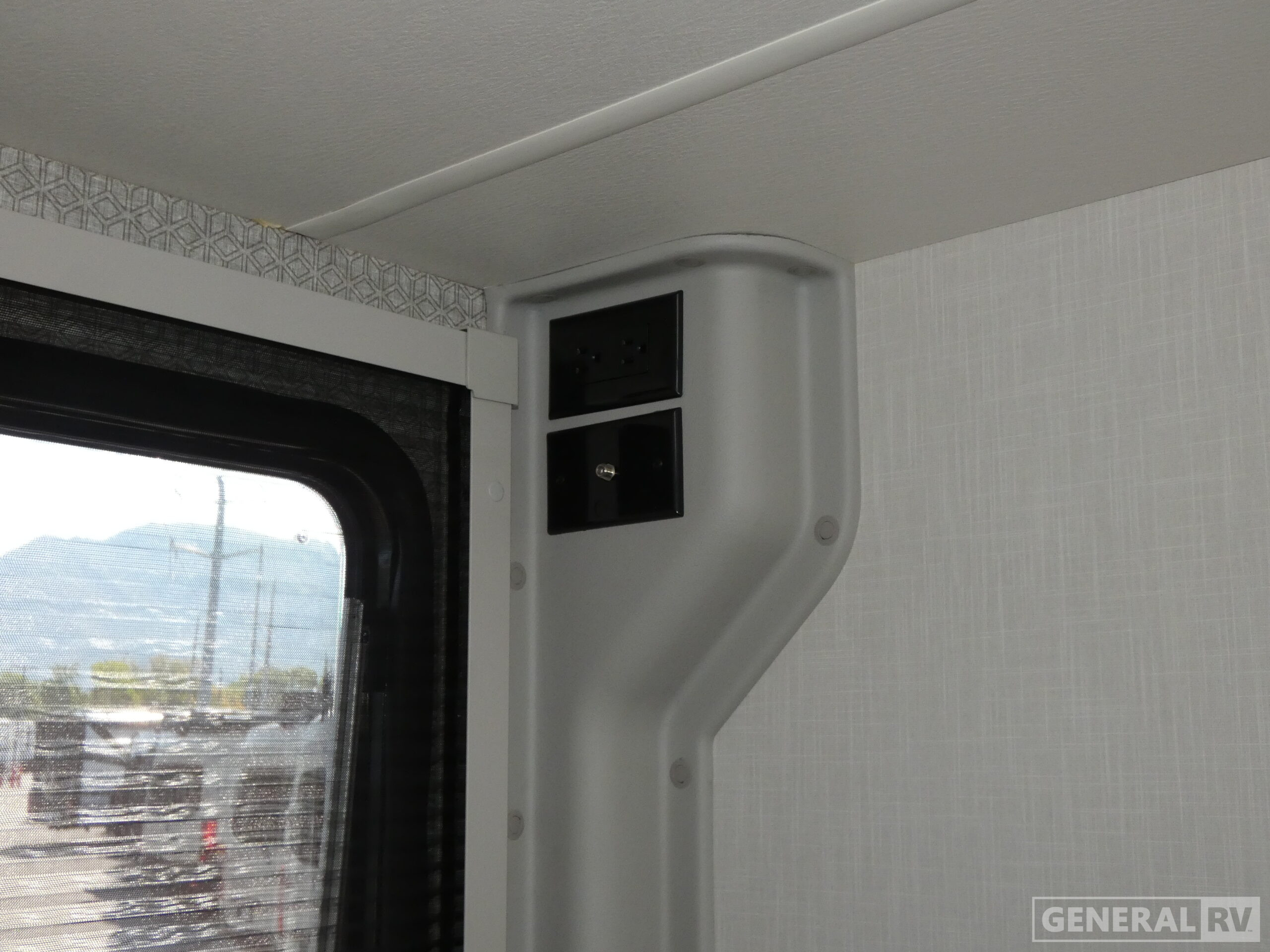 2026 EKKO/22A/2026 image-33