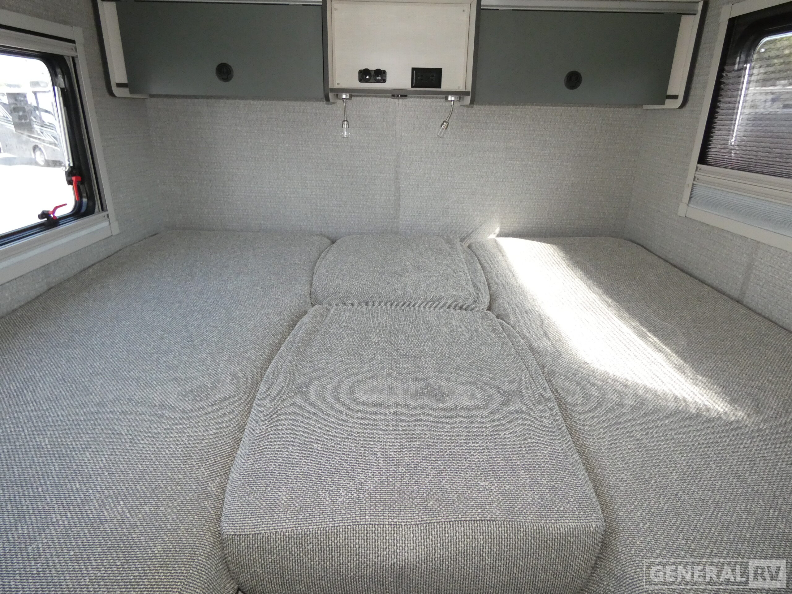 2026 EKKO/22A/2026 image-36