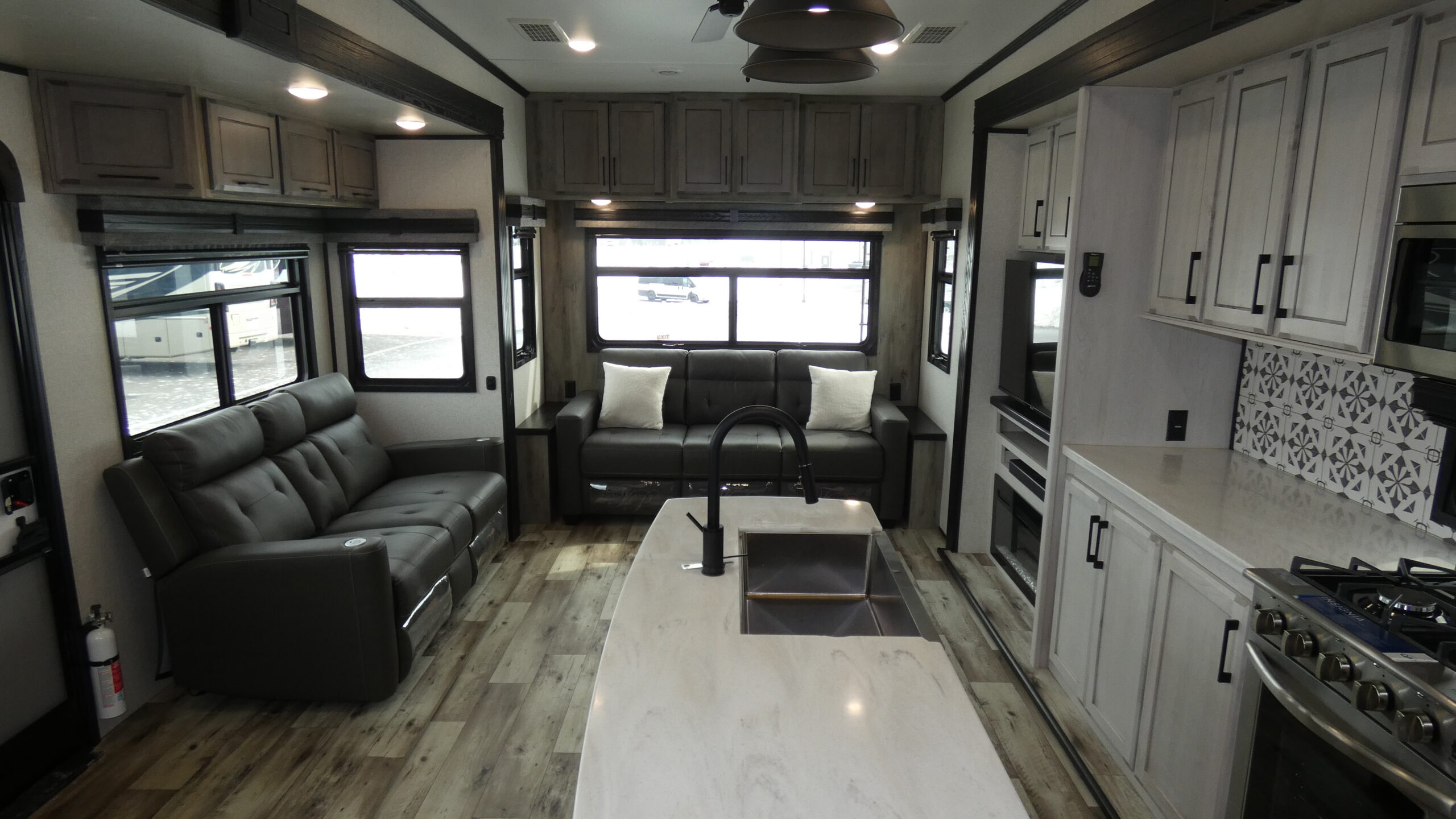 2023 KZ Durango Gold G383RLQ for Sale