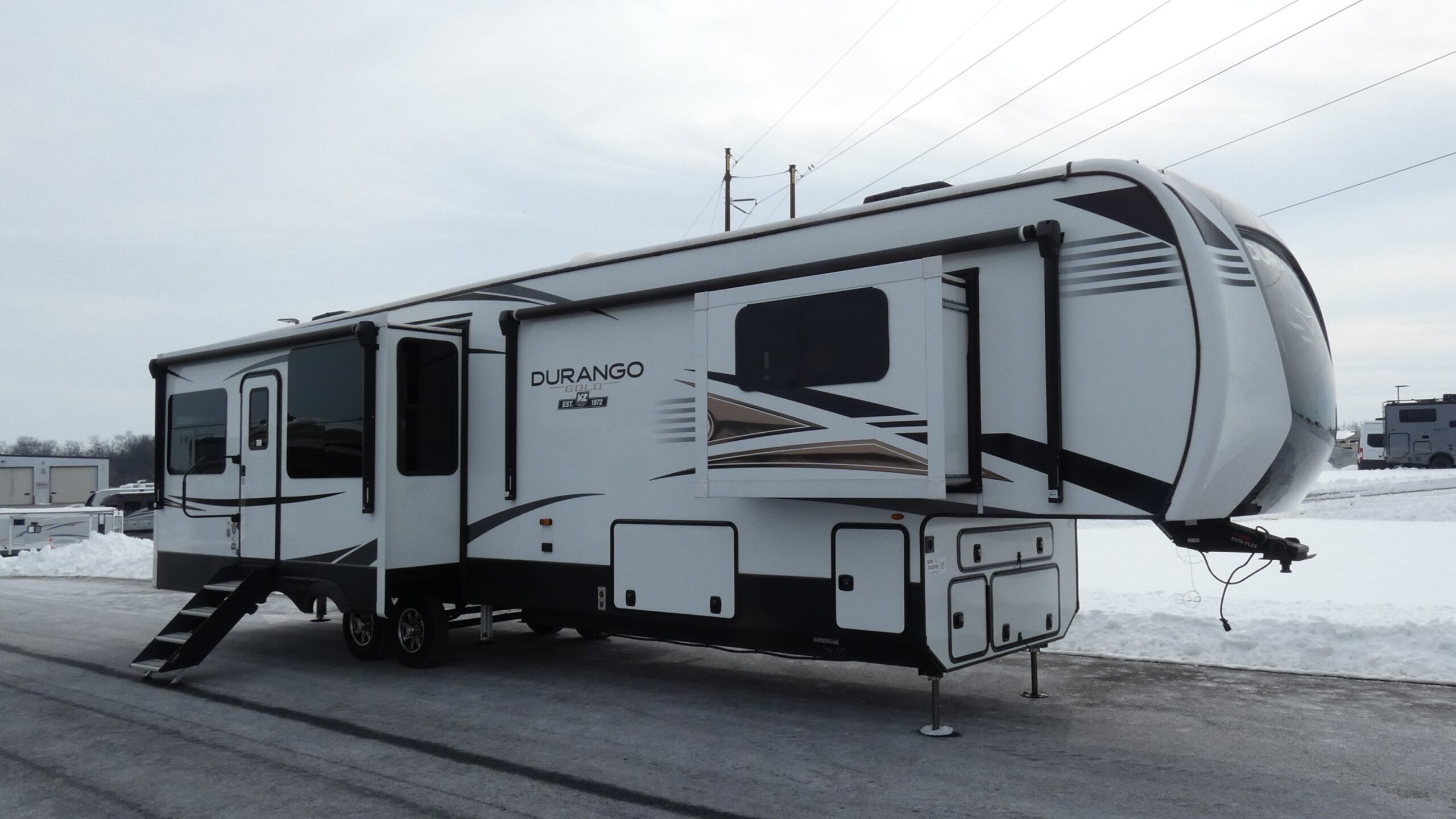 2023 KZ Durango Gold G383RLQ for Sale in Wayland, MI