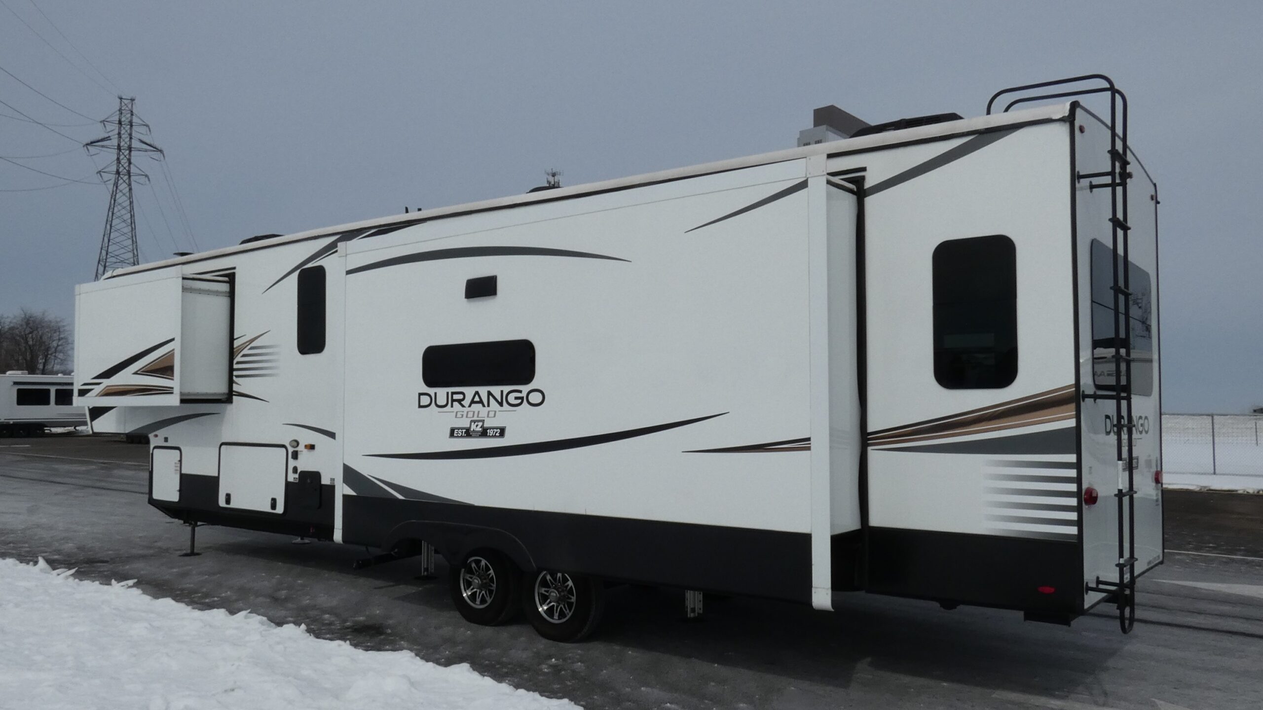 2023 KZ Durango Gold G383RLQ for Sale