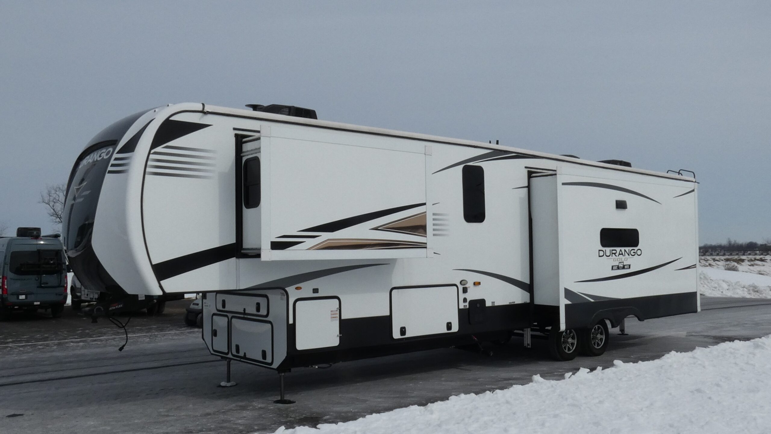 2023 KZ Durango Gold G383RLQ for Sale