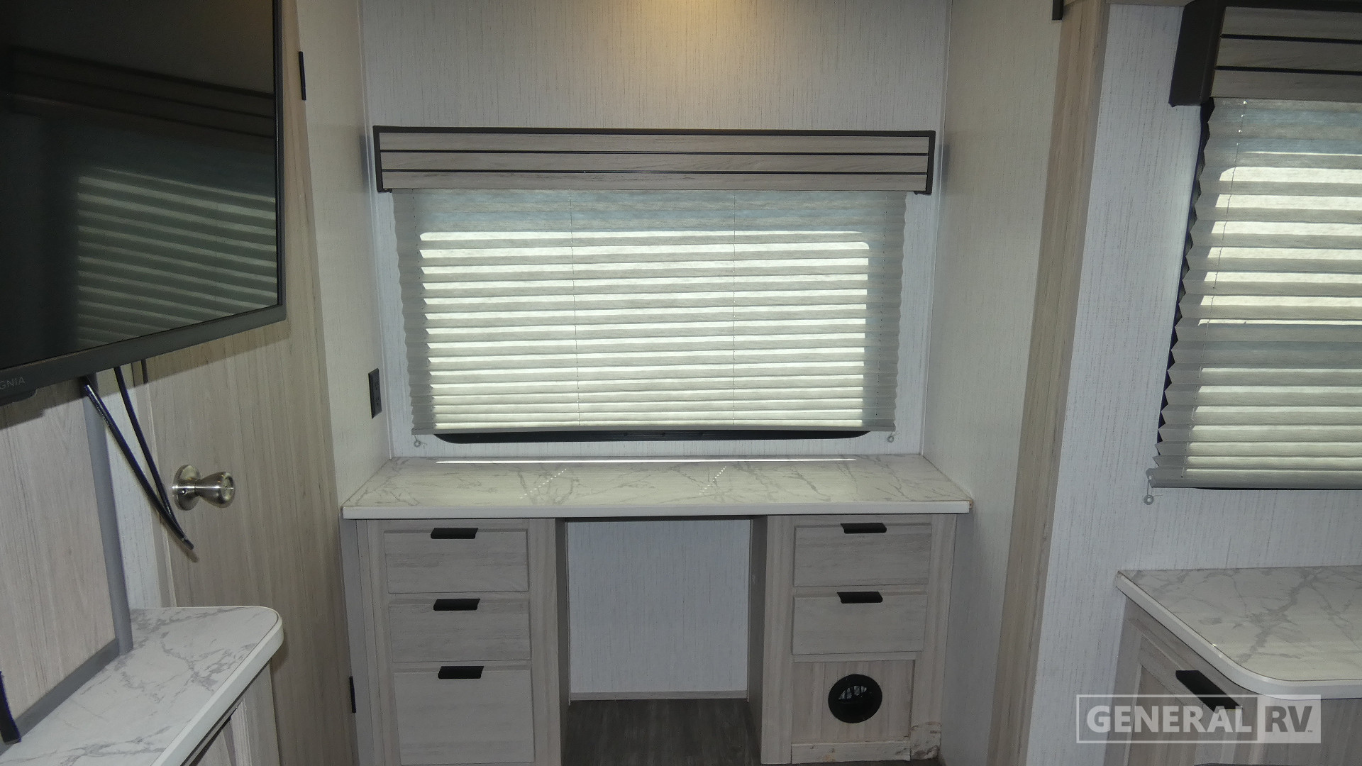 2022 Cruiser RV Shadow Cruiser SC215RBS for Sale