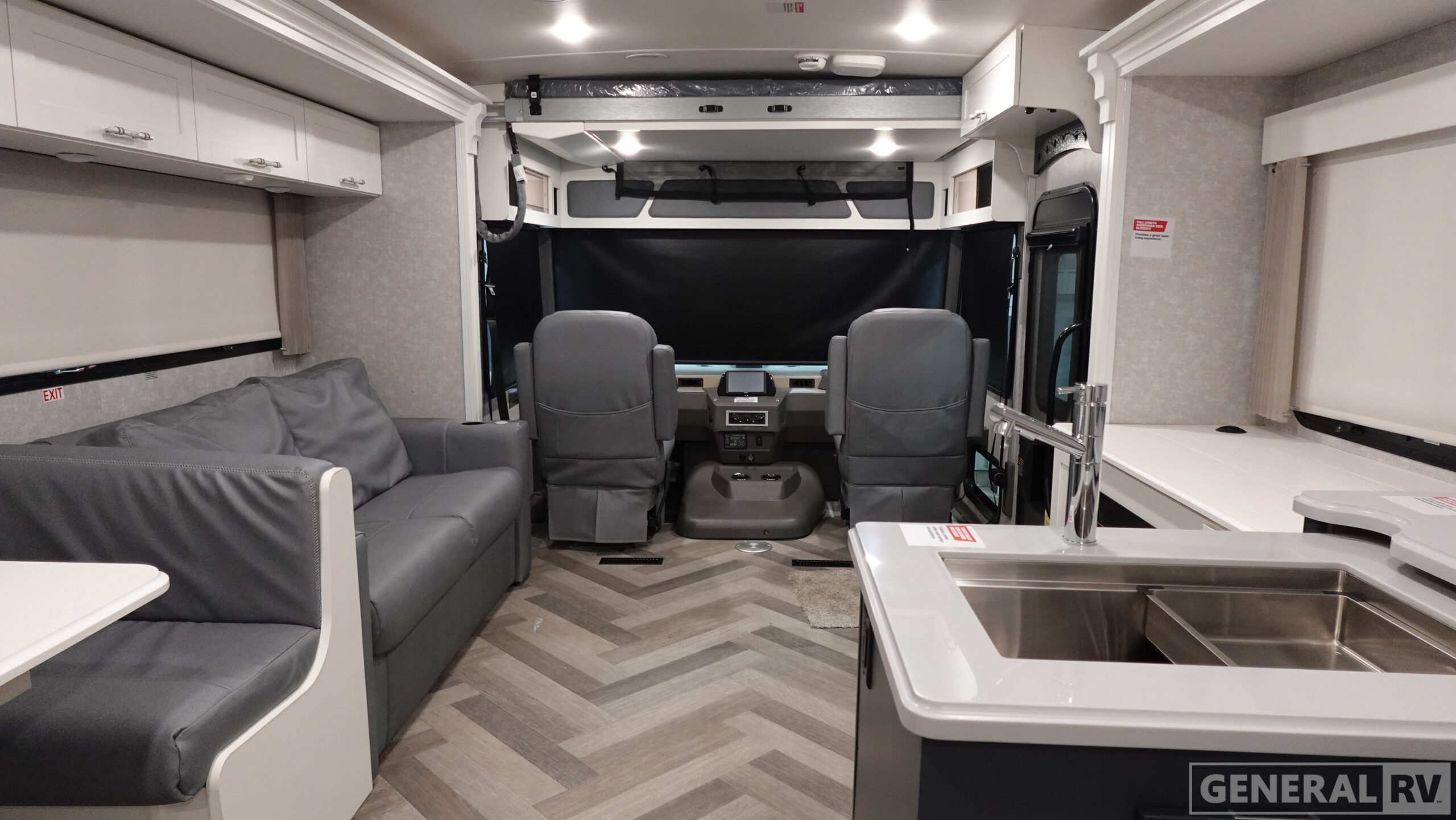 New 2026 Winnebago ADVENTURER 36Z for sale in Dover, FL