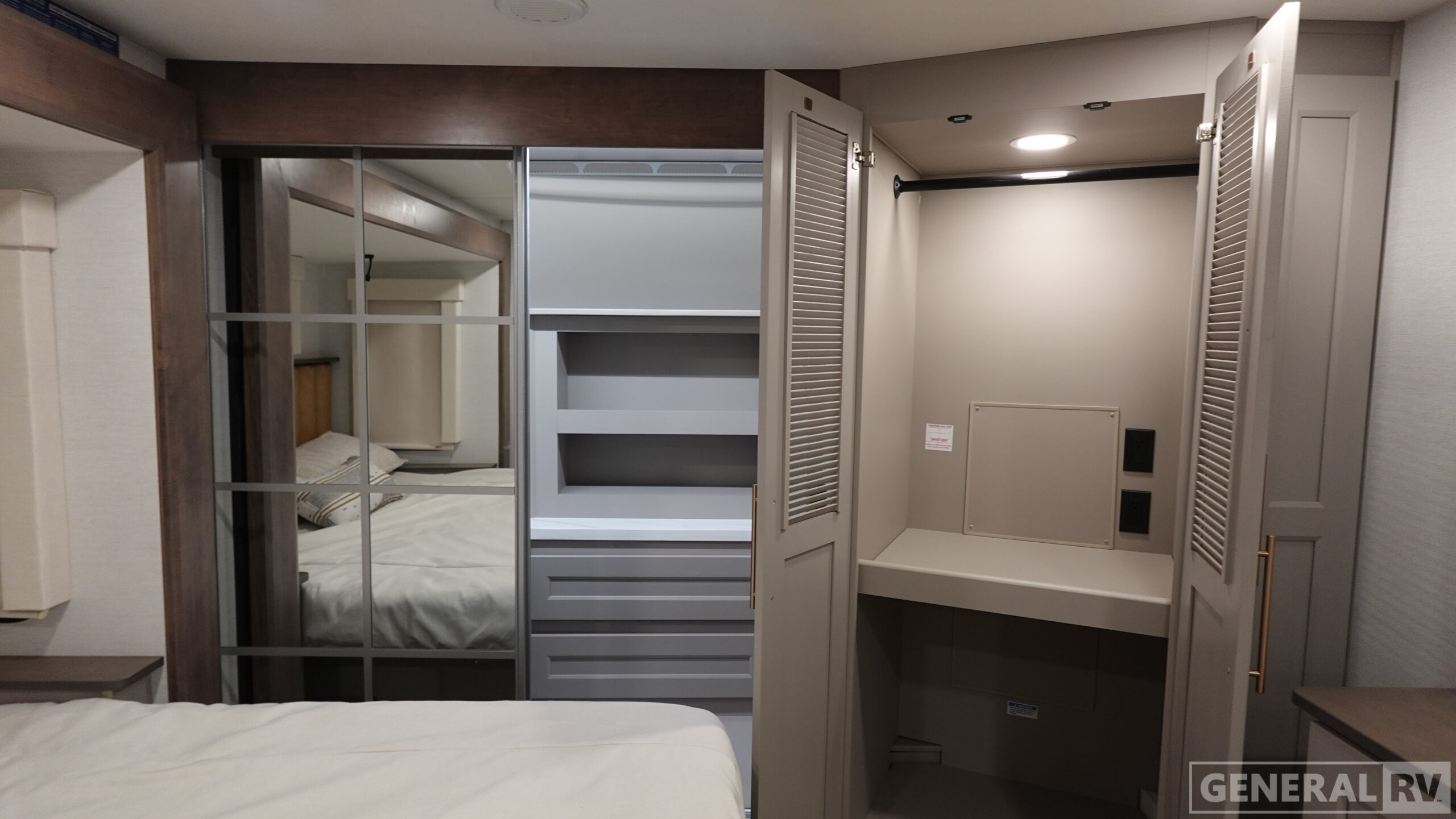 2026 Alliance RV Paradigm 310RL for Sale