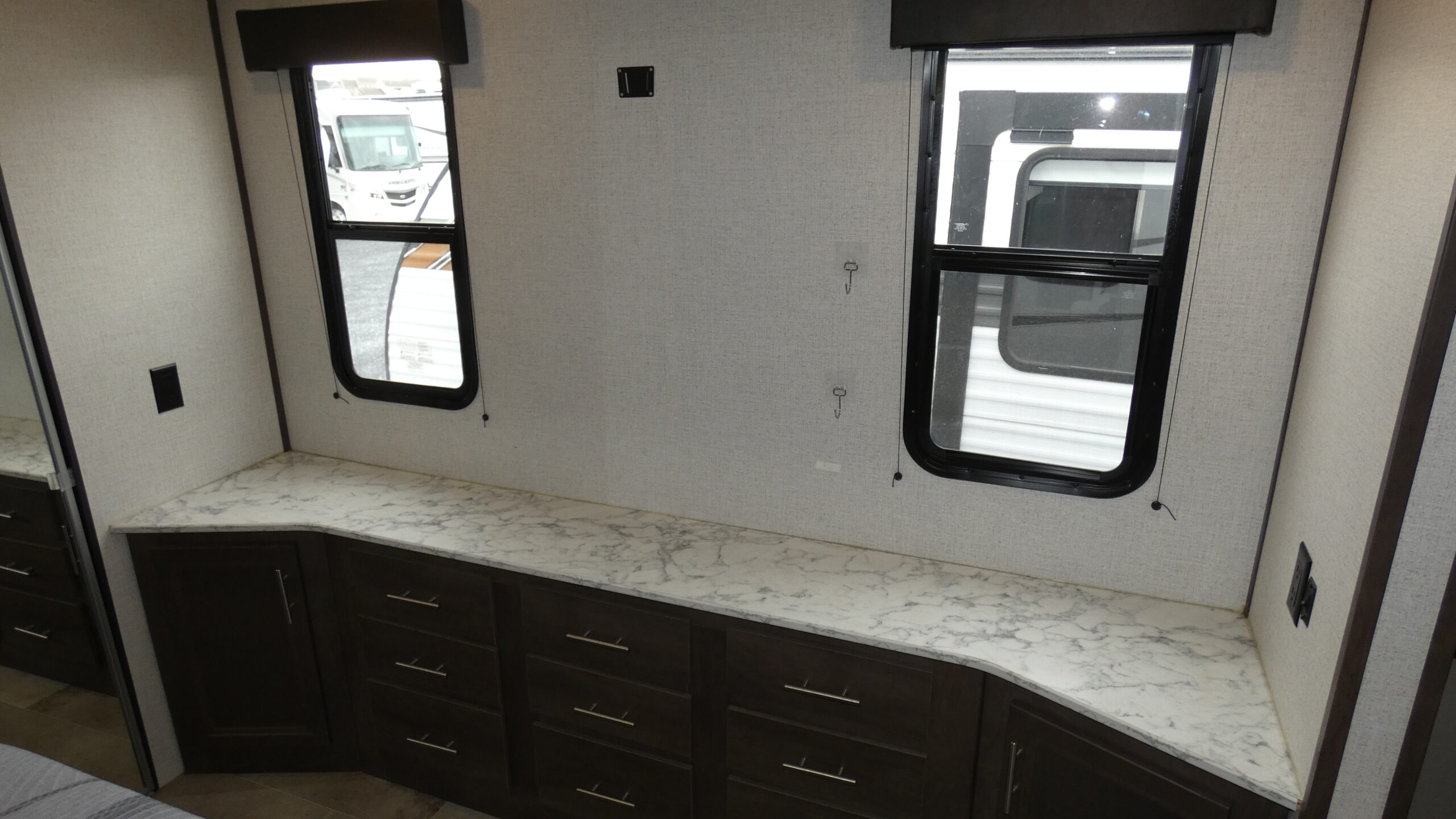 2021 Dutchmen Coleman Light 3055BS for Sale