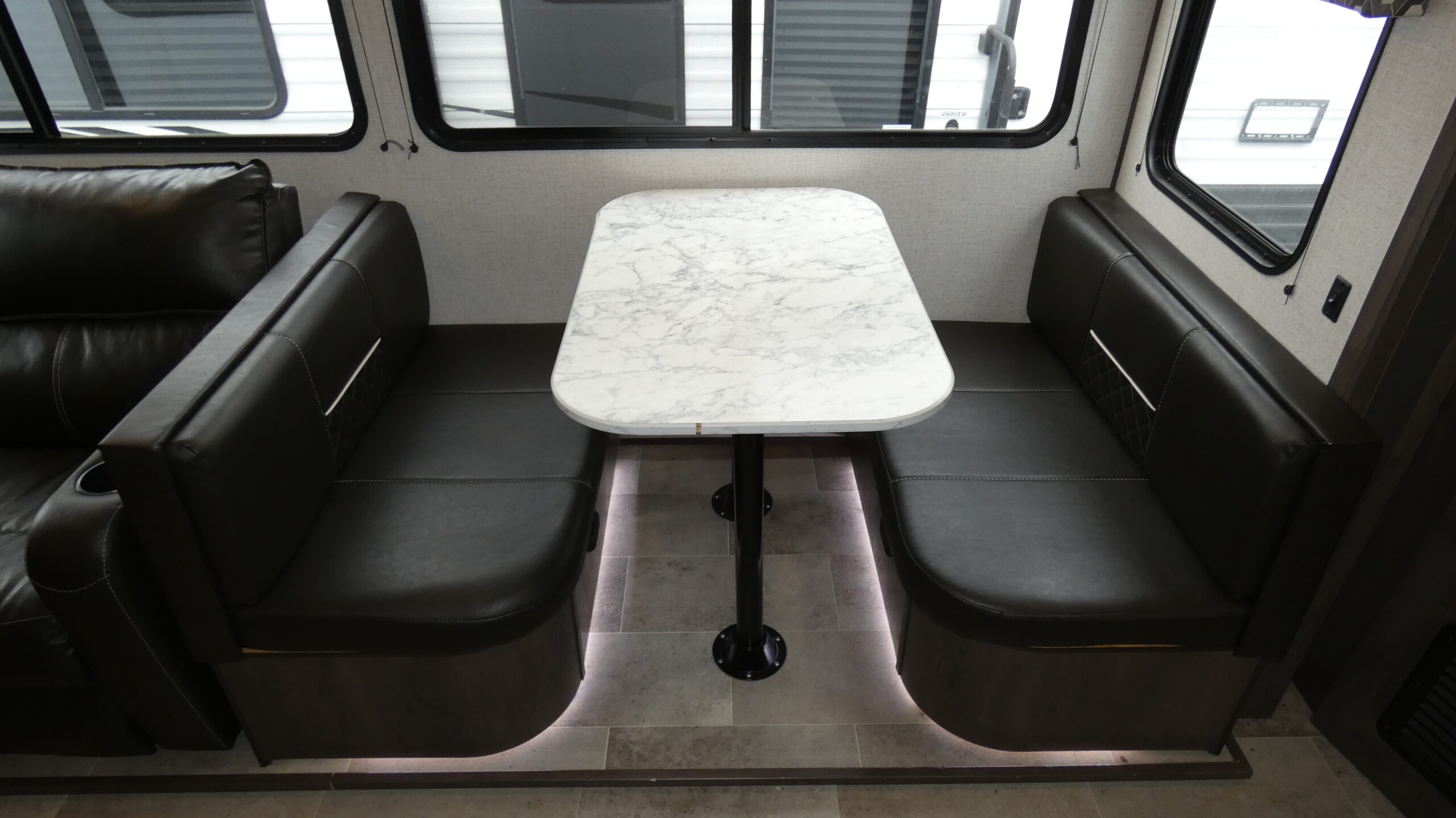 2021 Dutchmen Coleman Light 3055BS for Sale
