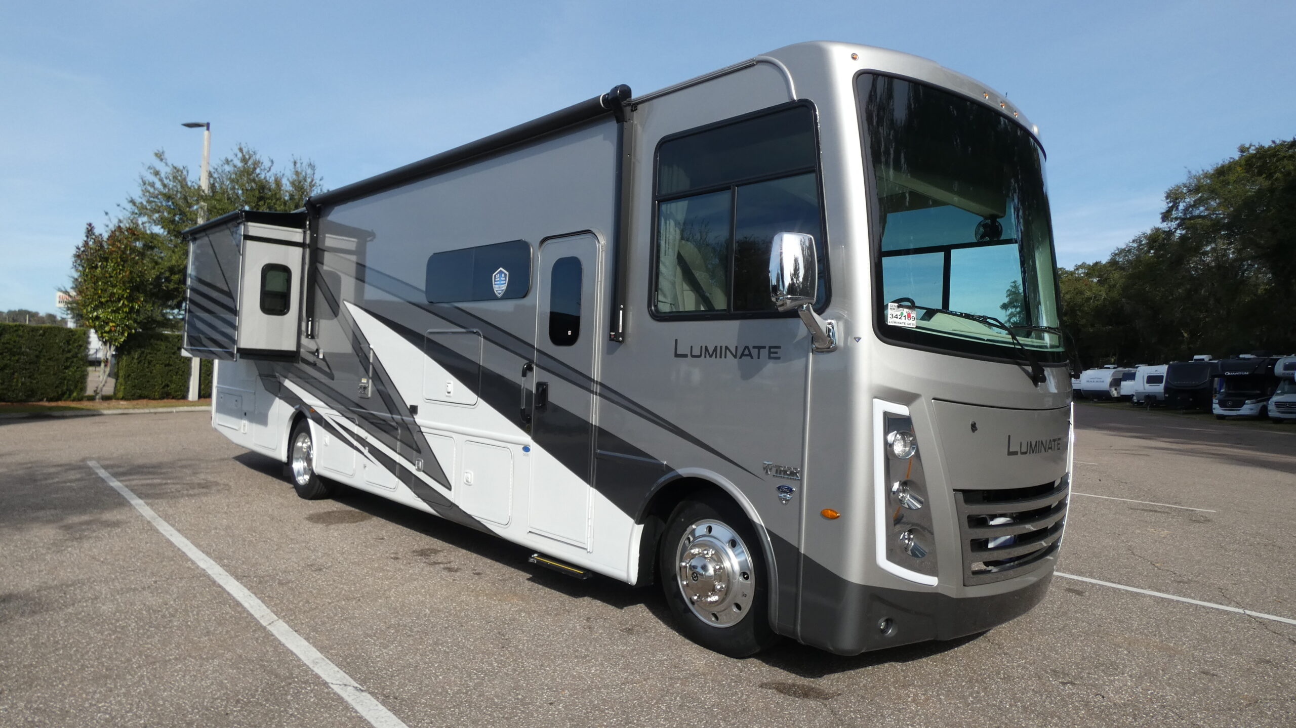 2026 Thor Motor Coach Luminate