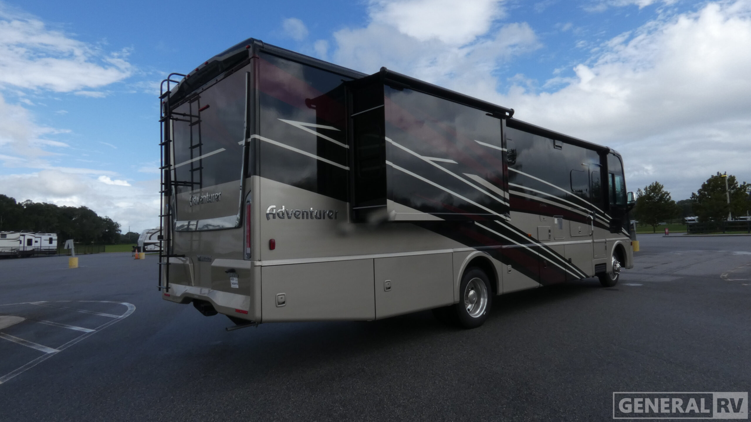 2026 Adventurer/35F/2026 image-6