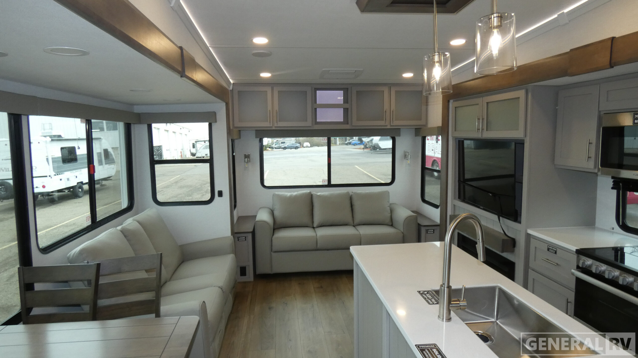 2026 Alliance RV Avenue 32RLS for Sale