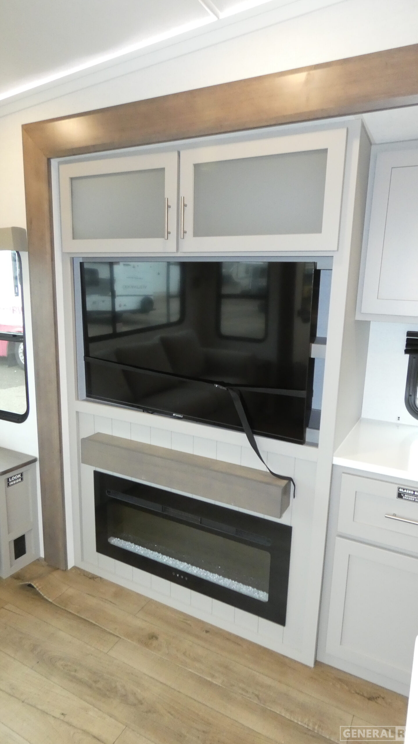 2026 Alliance RV Avenue 32RLS for Sale