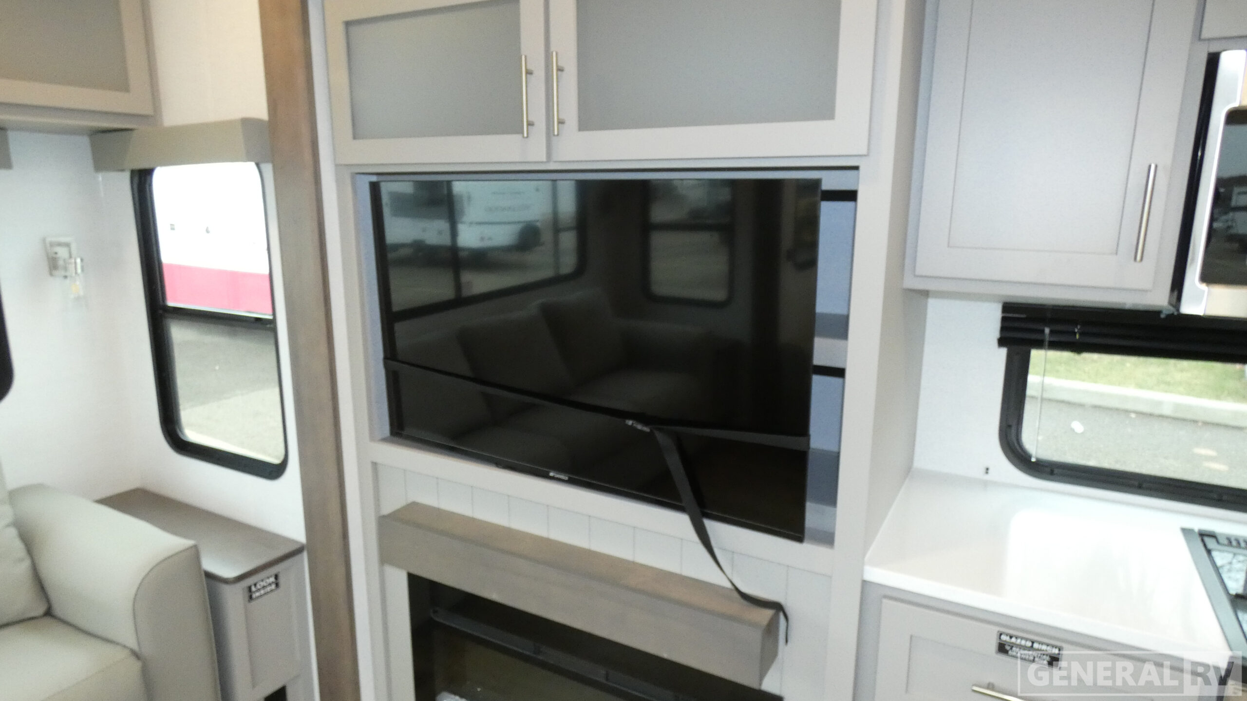 2026 Alliance RV Avenue 32RLS for Sale