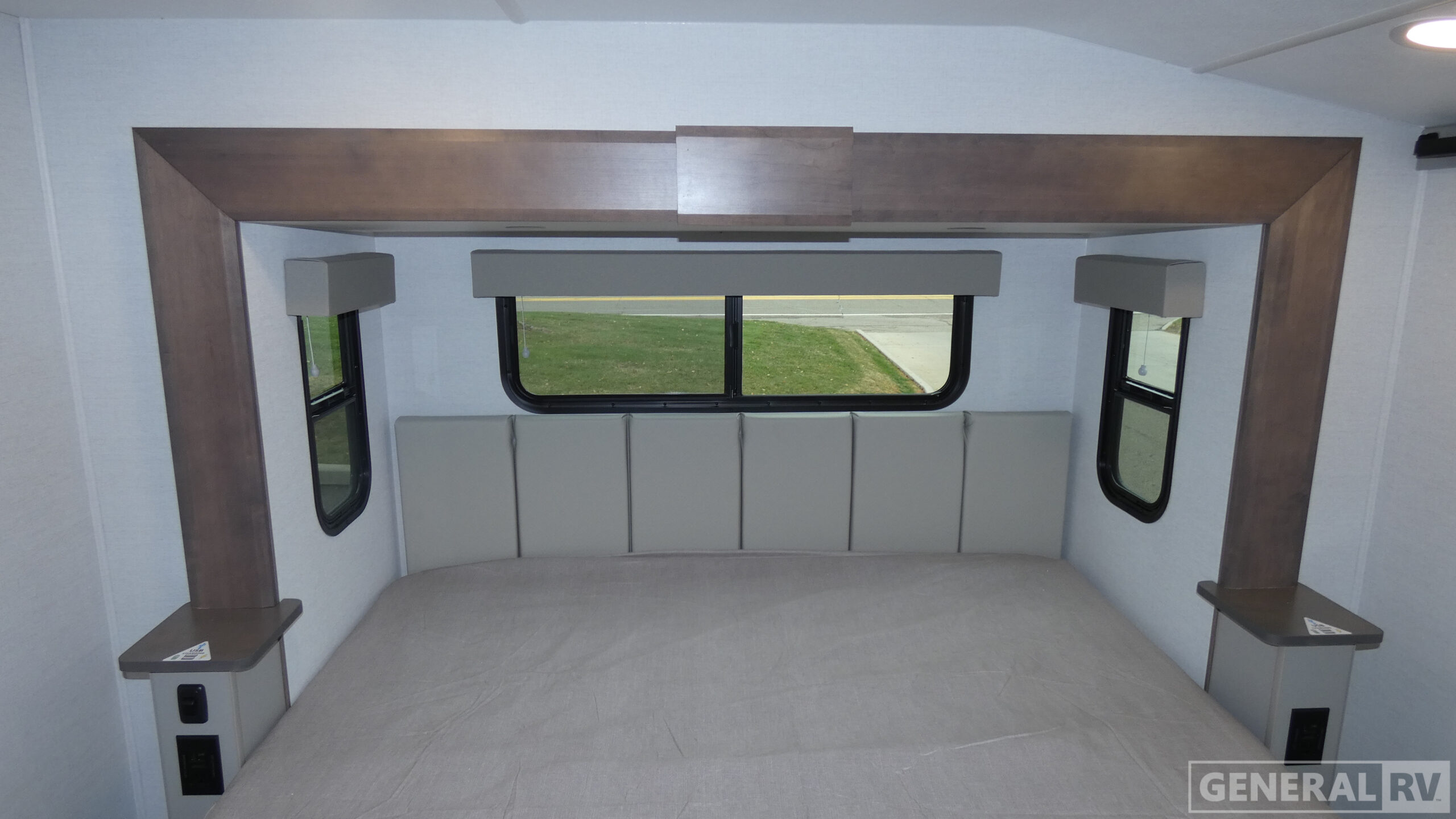 2026 Alliance RV Avenue 32RLS for Sale