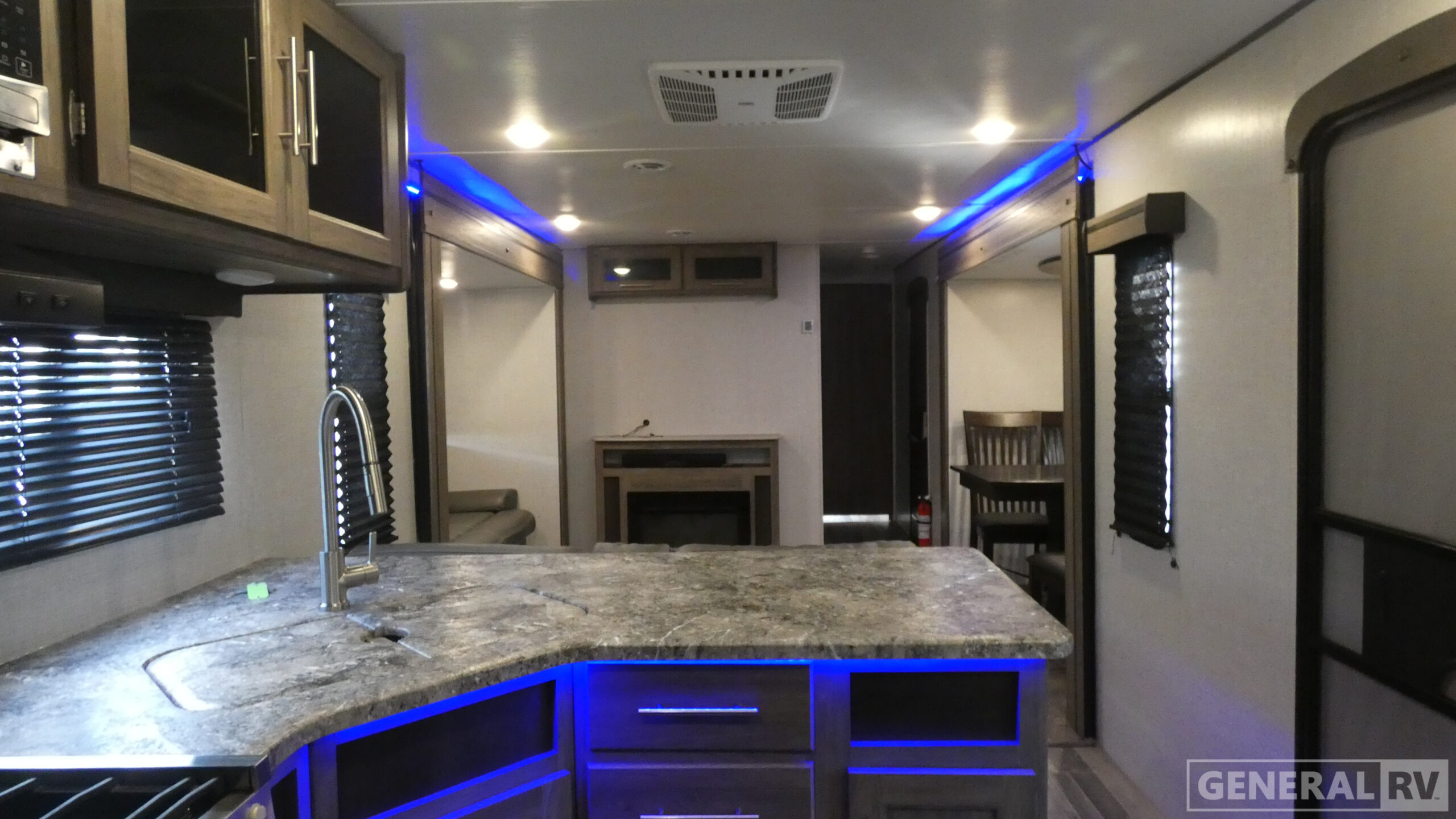 2022 CrossRoads Zinger ZR341RK for Sale
