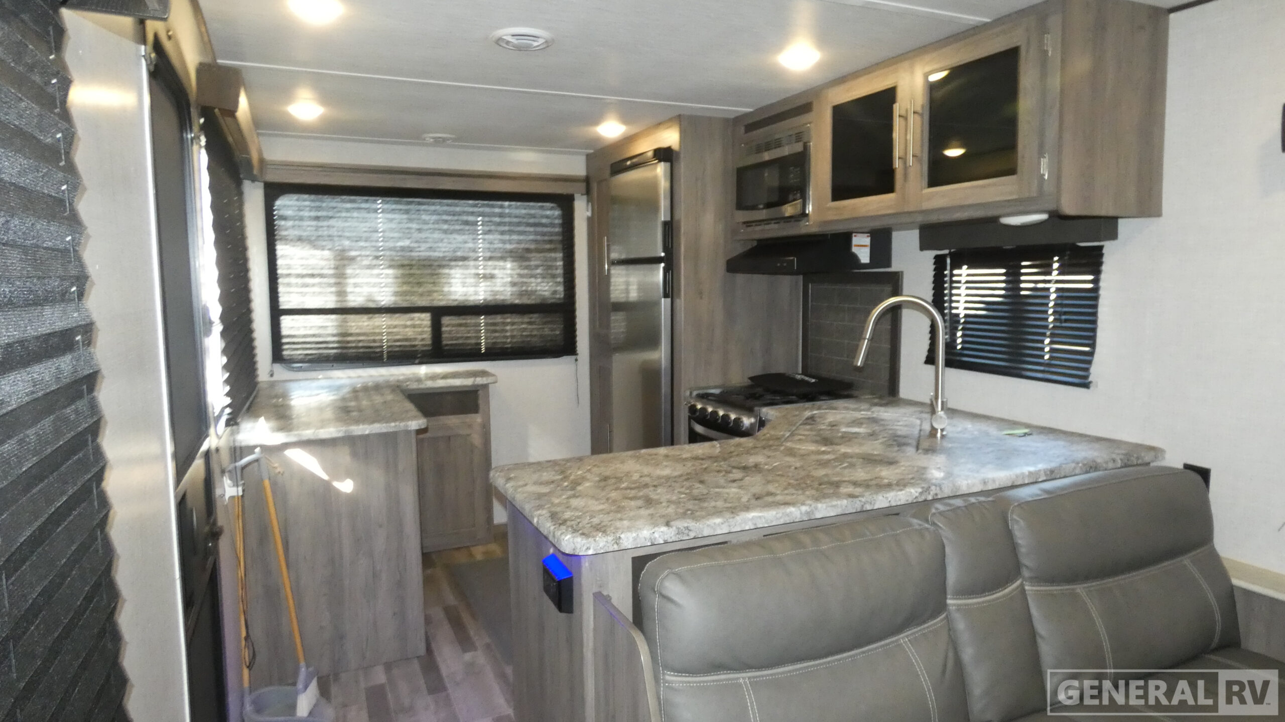 2022 CrossRoads Zinger ZR341RK for Sale