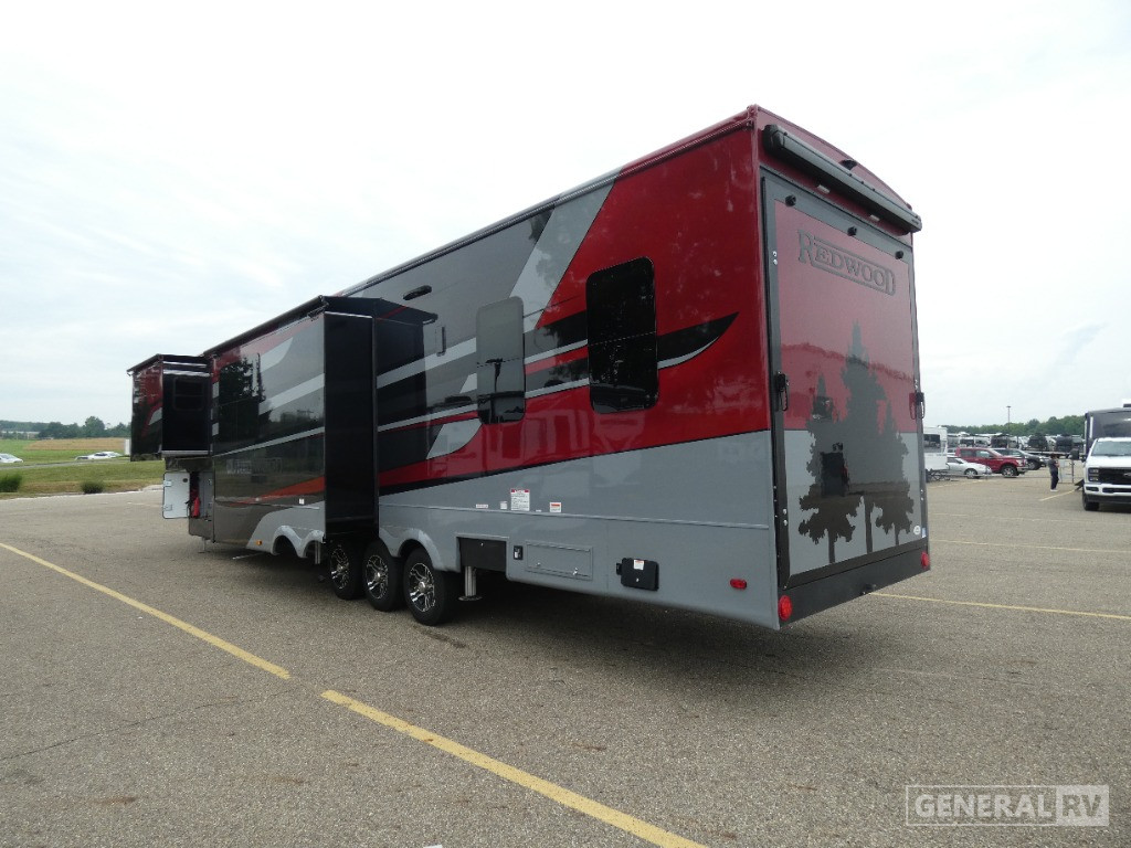 2026 CrossRoads Redwood Toy Haulers RW4512TH for Sale
