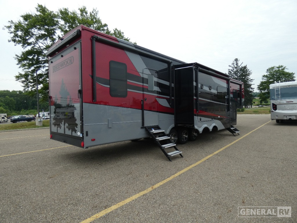 2026 CrossRoads Redwood Toy Haulers RW4512TH for Sale