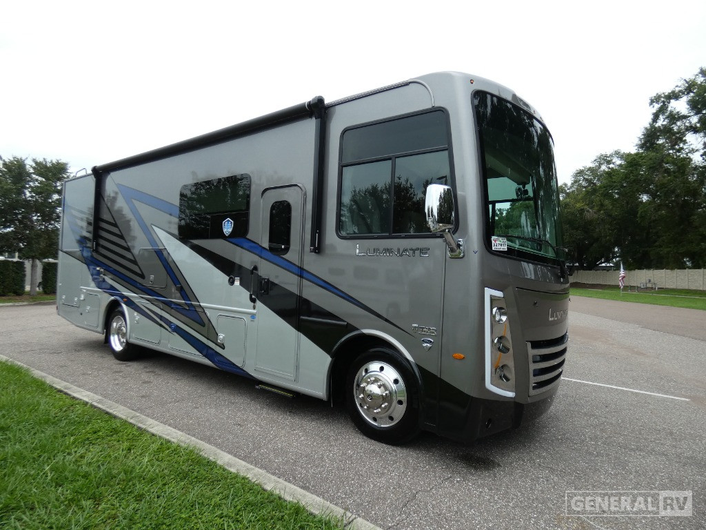 New 2026 Thor Motor Coach Luminate MM30 Motor Home Class A at
