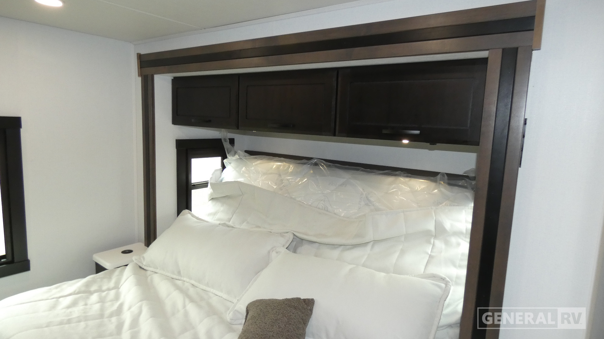2026 Entegra Coach Accolade XT 35L for Sale