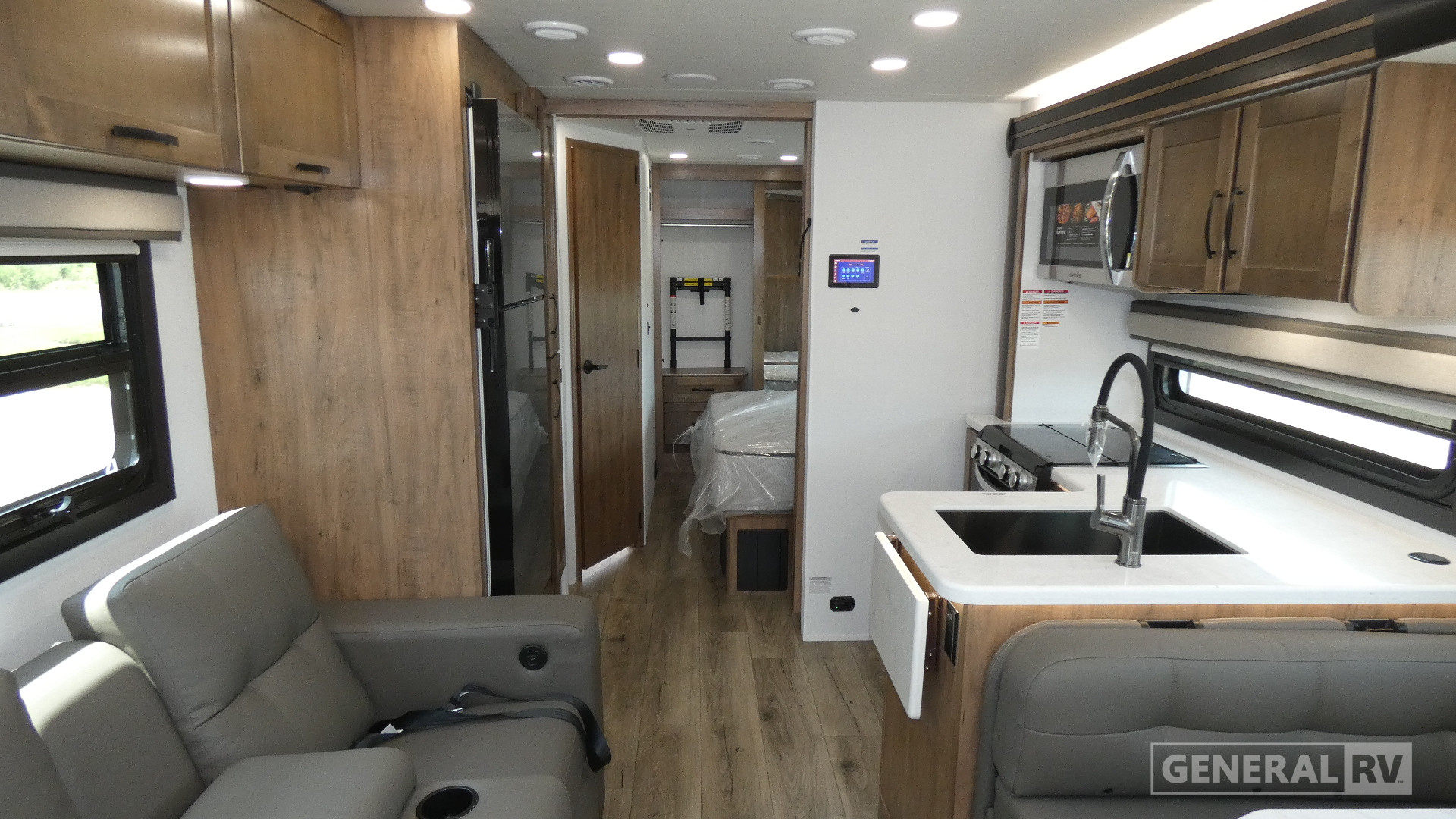 2026 Entegra Coach Esteem XL 32U for Sale