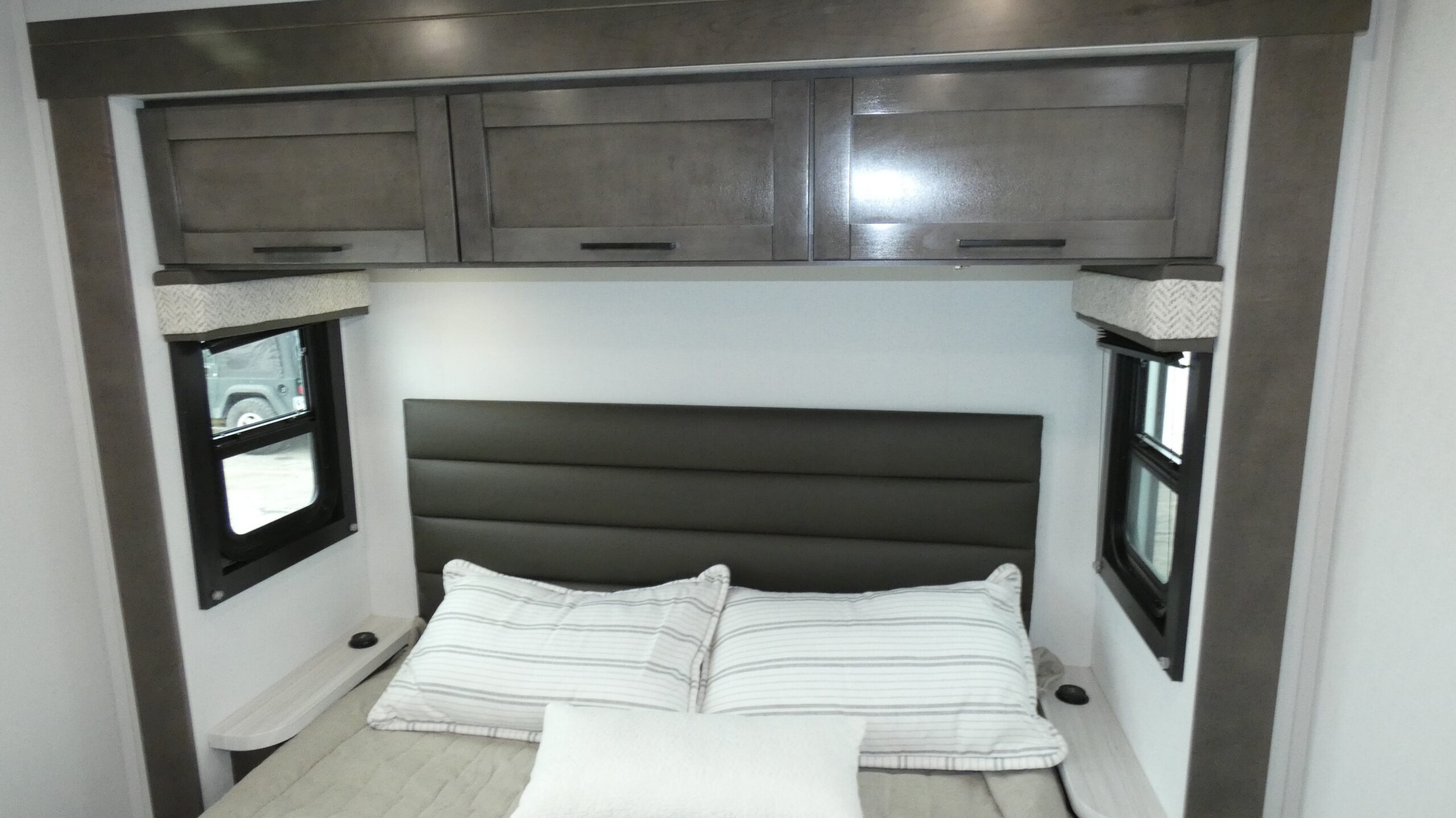 2026 Entegra Coach Odyssey 29V for Sale