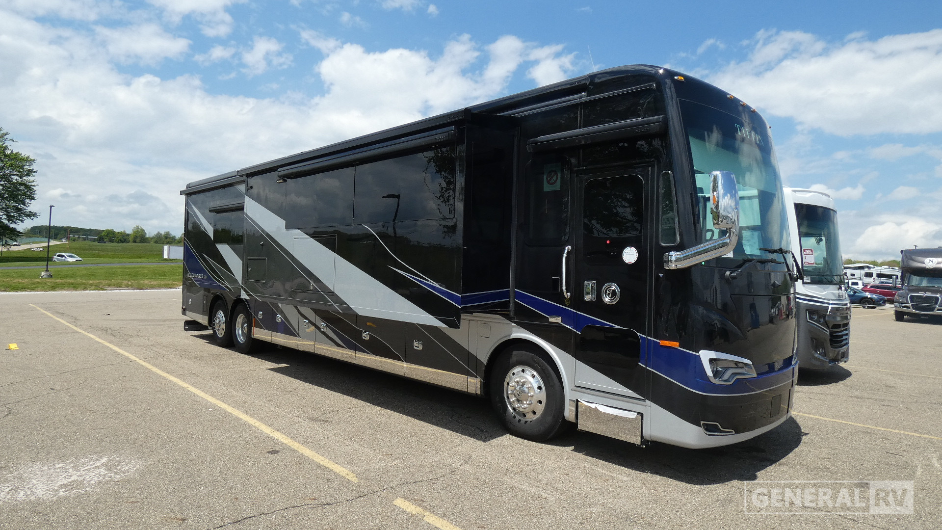 2026 Tiffin Motorhomes Allegro Bus 45 BTP for Sale in North Canton, OH